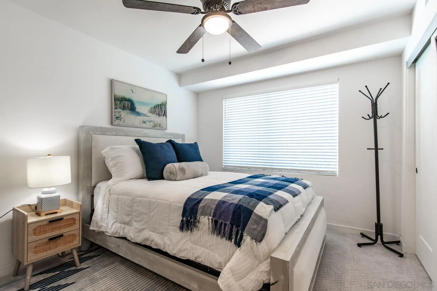 4100 Voltaire St Unit 101