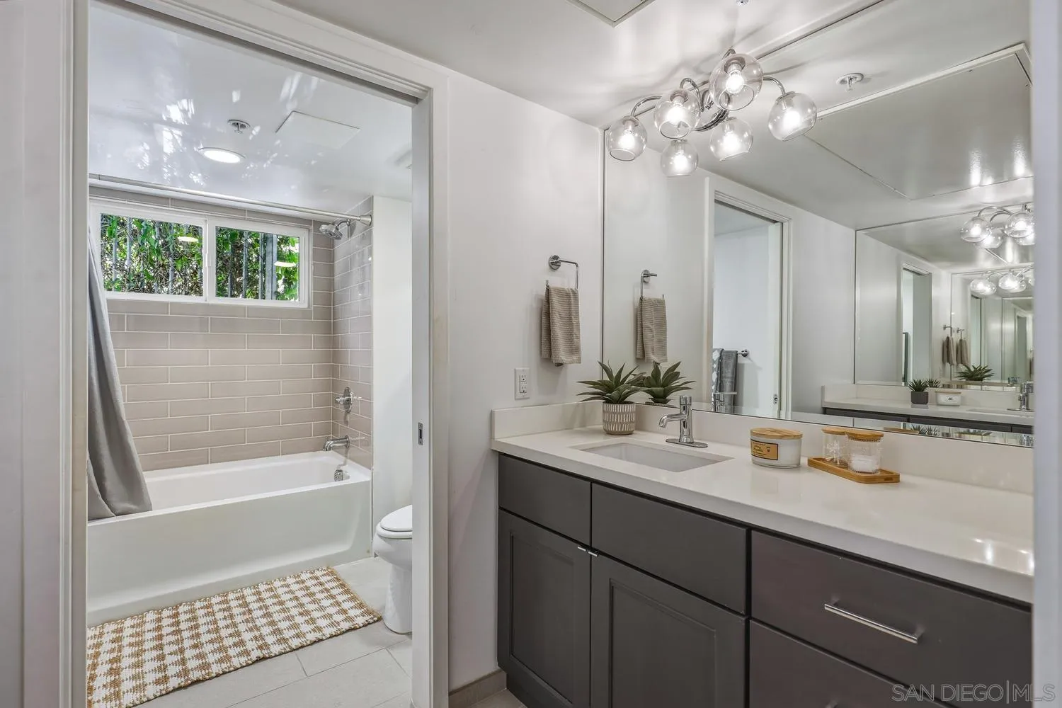 4100 Voltaire St Unit 101