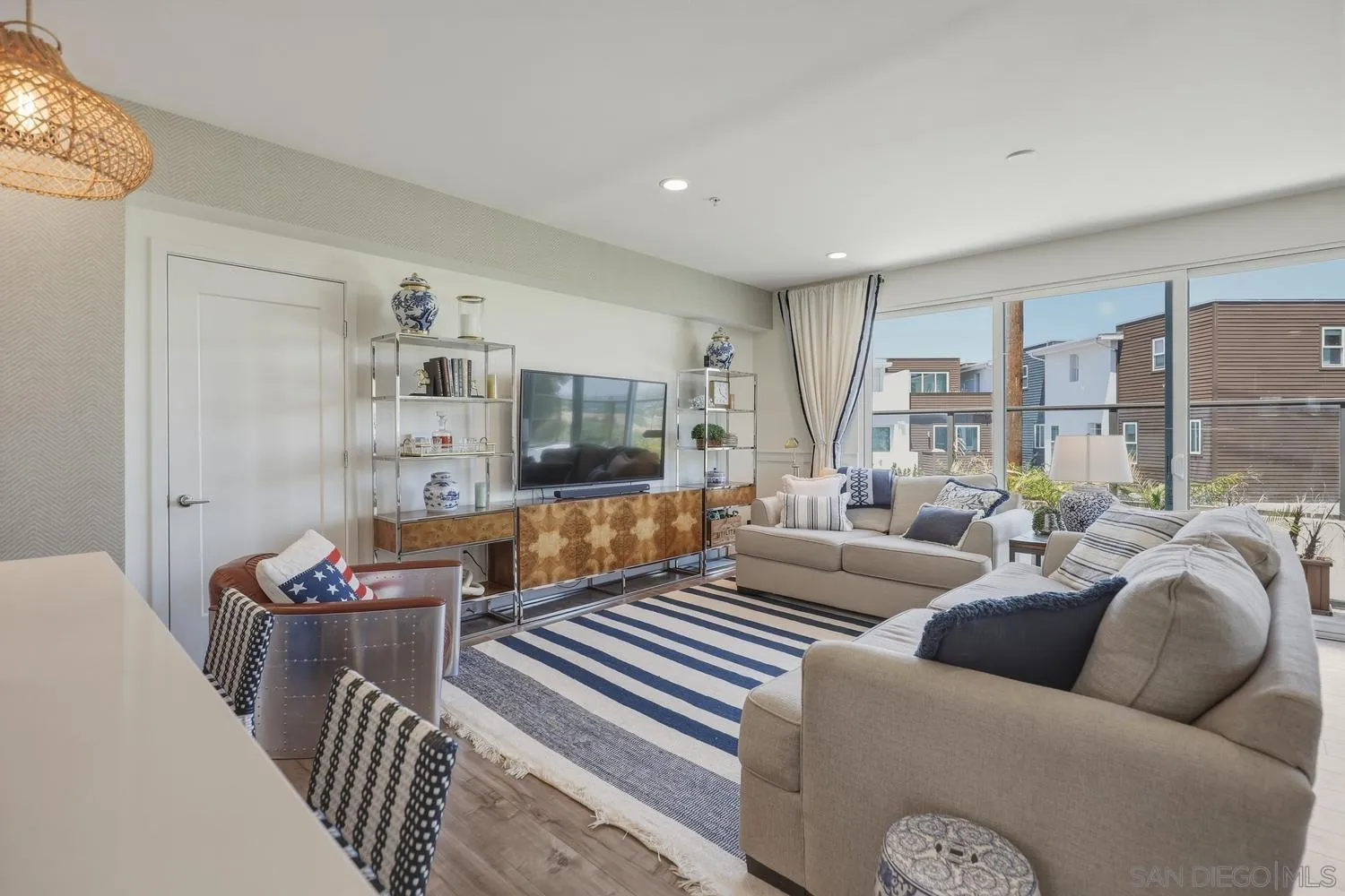 4100 Voltaire St Unit 101