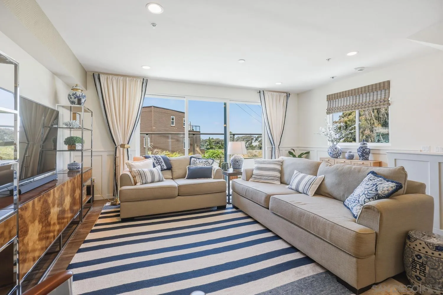4100 Voltaire St Unit 101