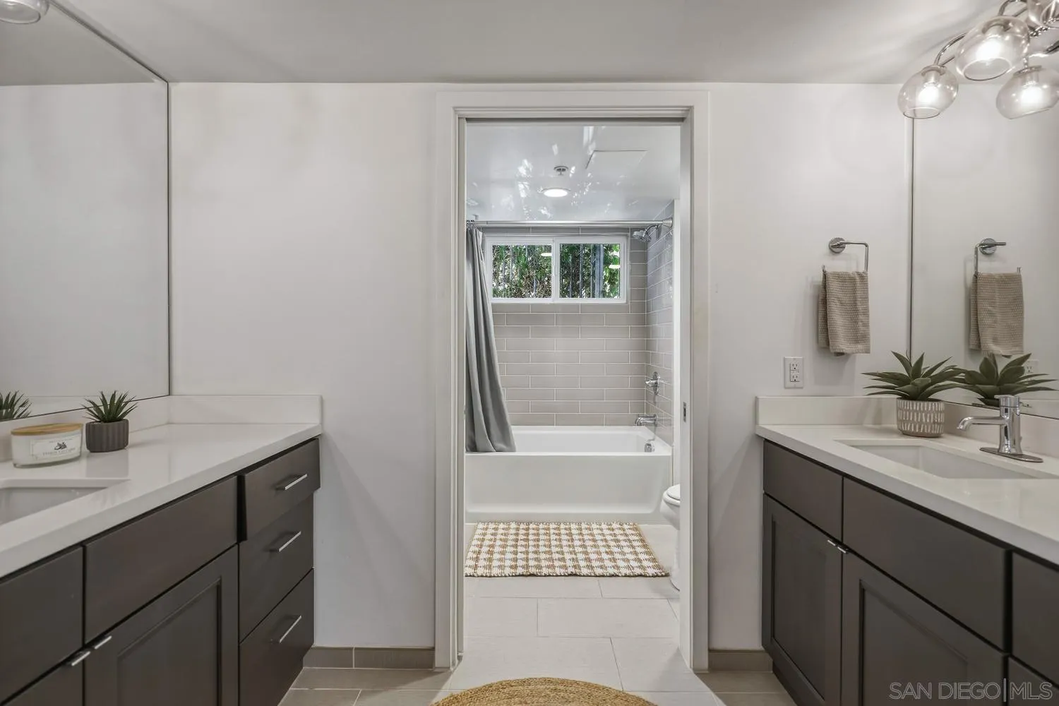 4100 Voltaire St Unit 101