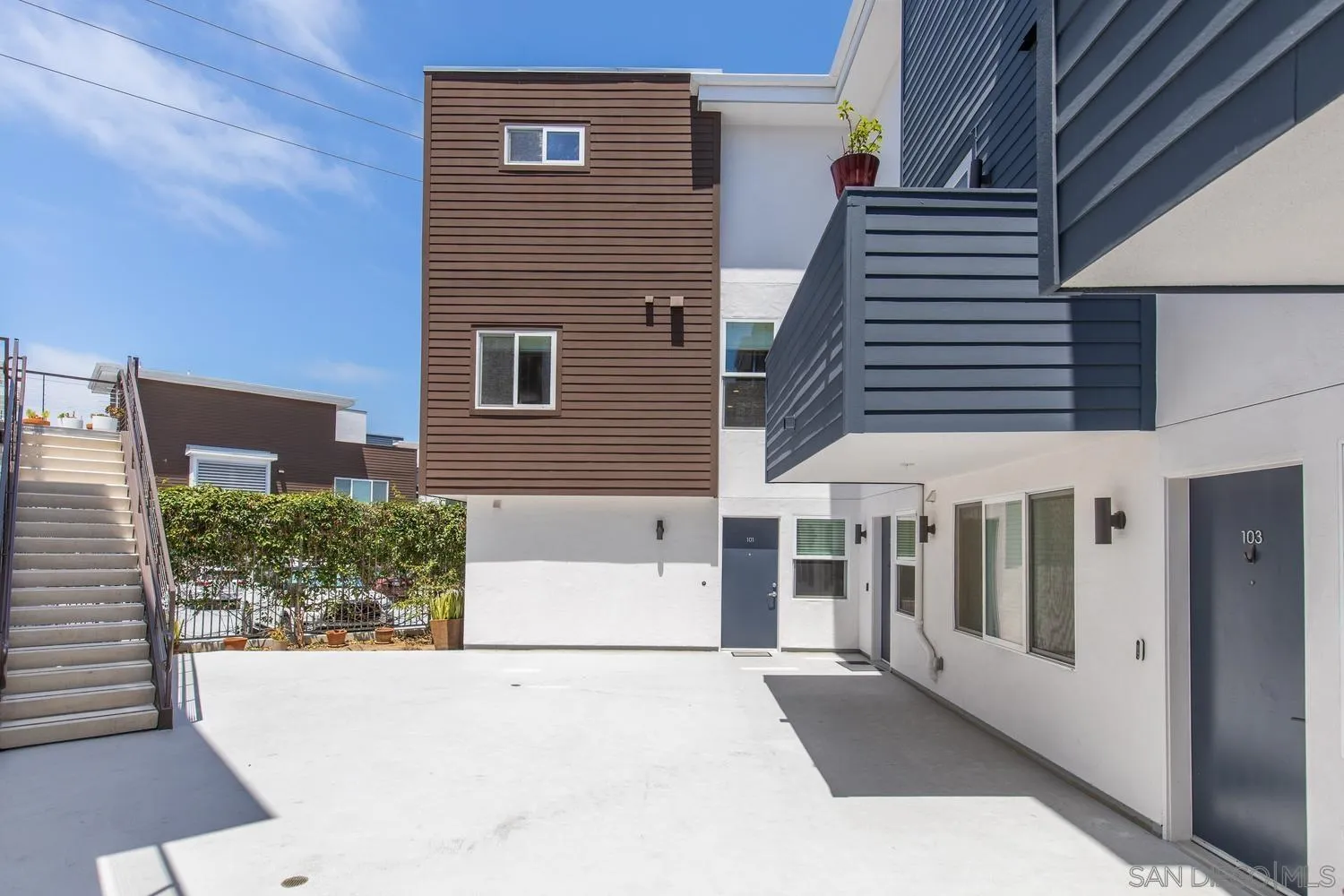 4100 Voltaire St Unit 101