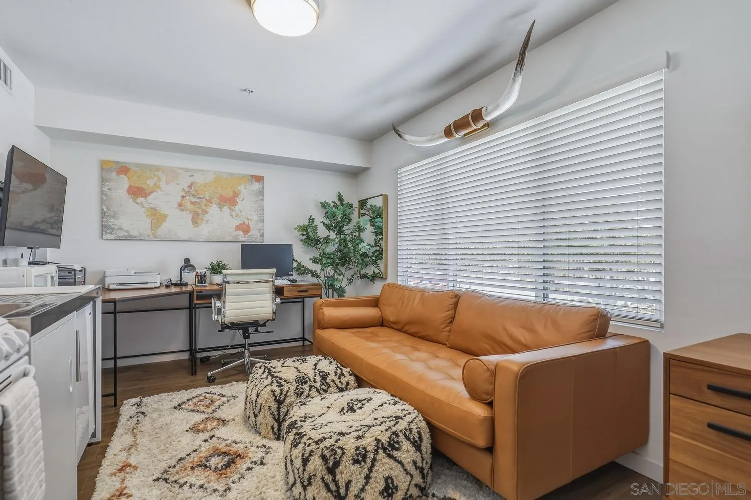 4100 Voltaire St Unit 101