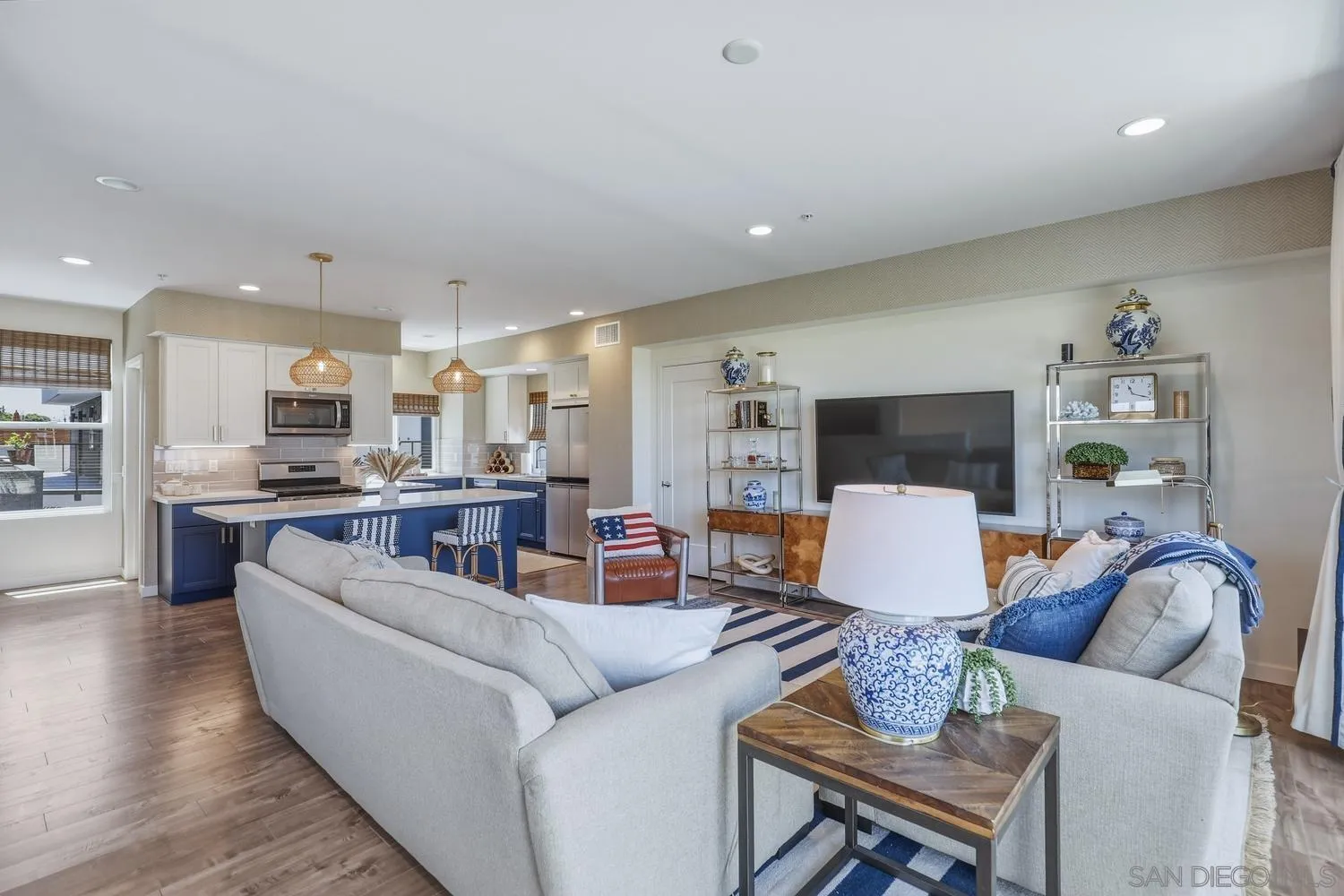 4100 Voltaire St Unit 101