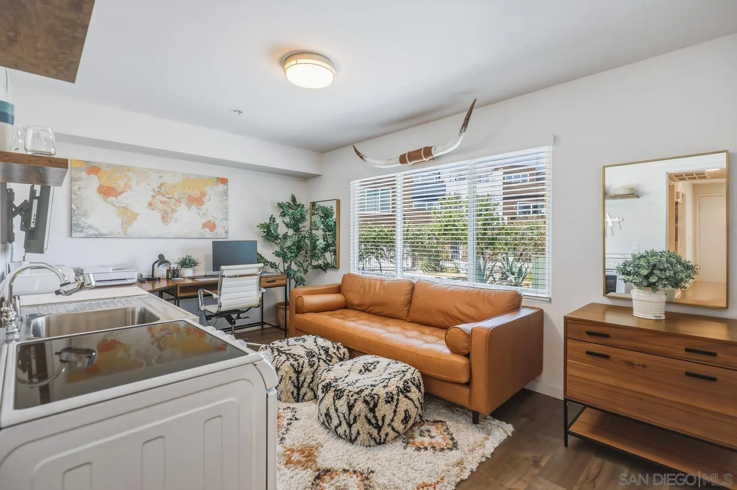 4100 Voltaire St Unit 101