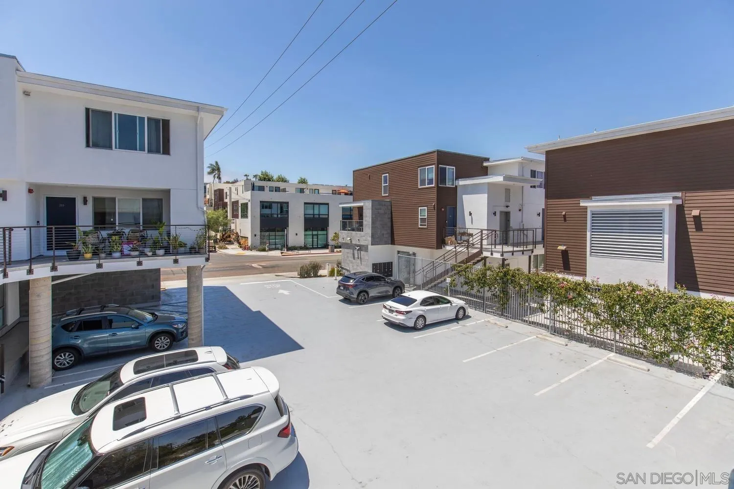 4100 Voltaire St Unit 101