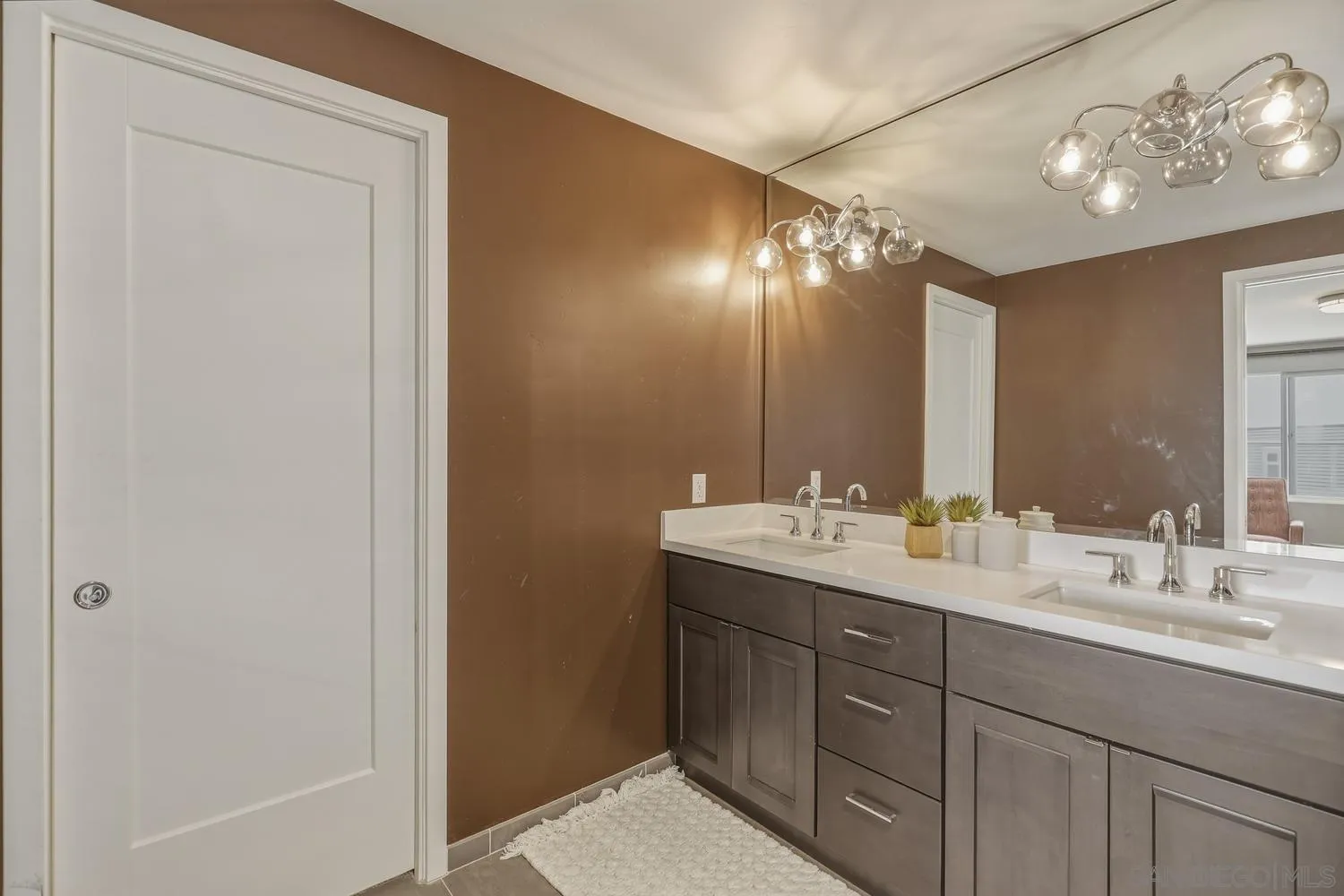 4100 Voltaire St Unit 101