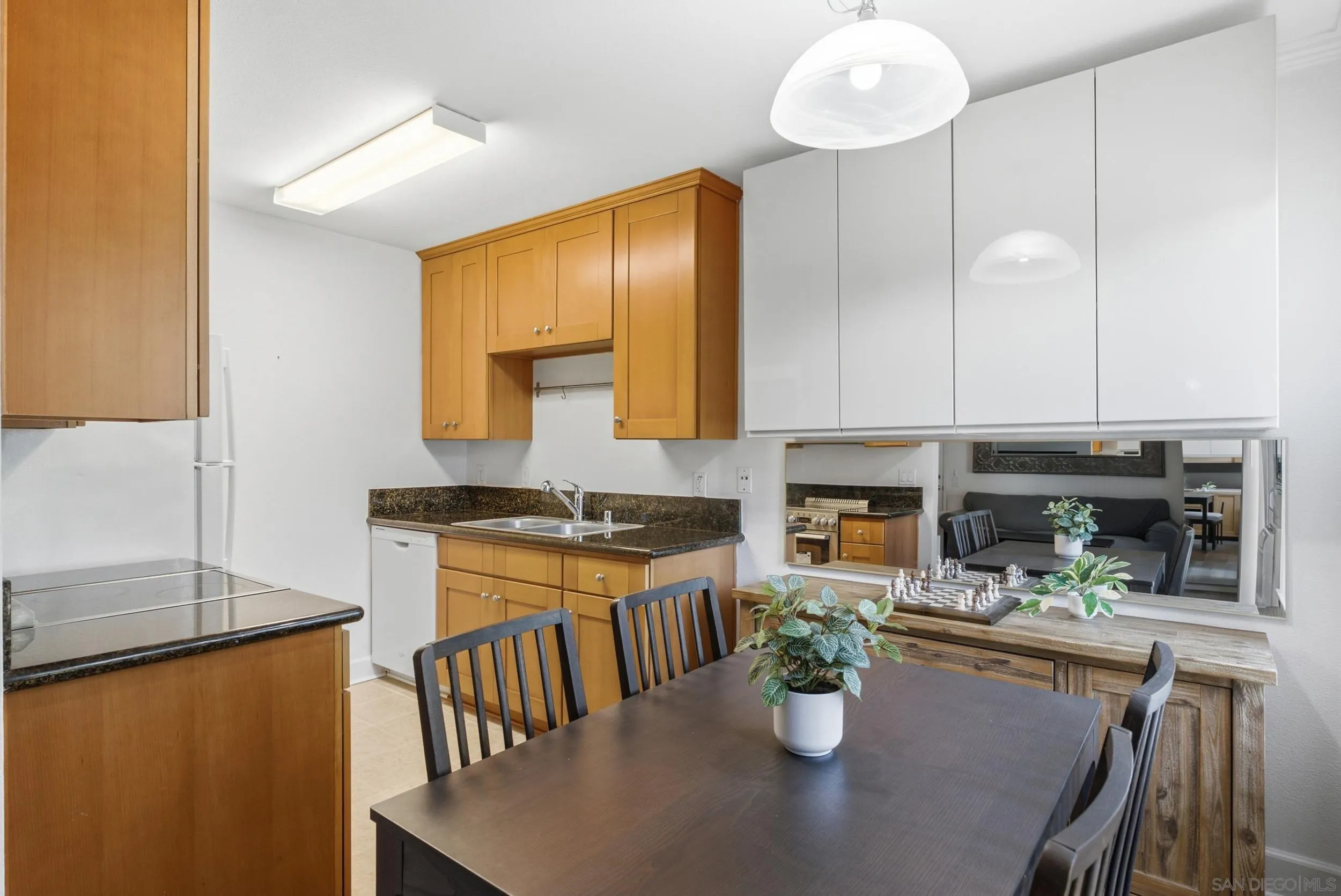 8581 Villa La Jolla Unit: J