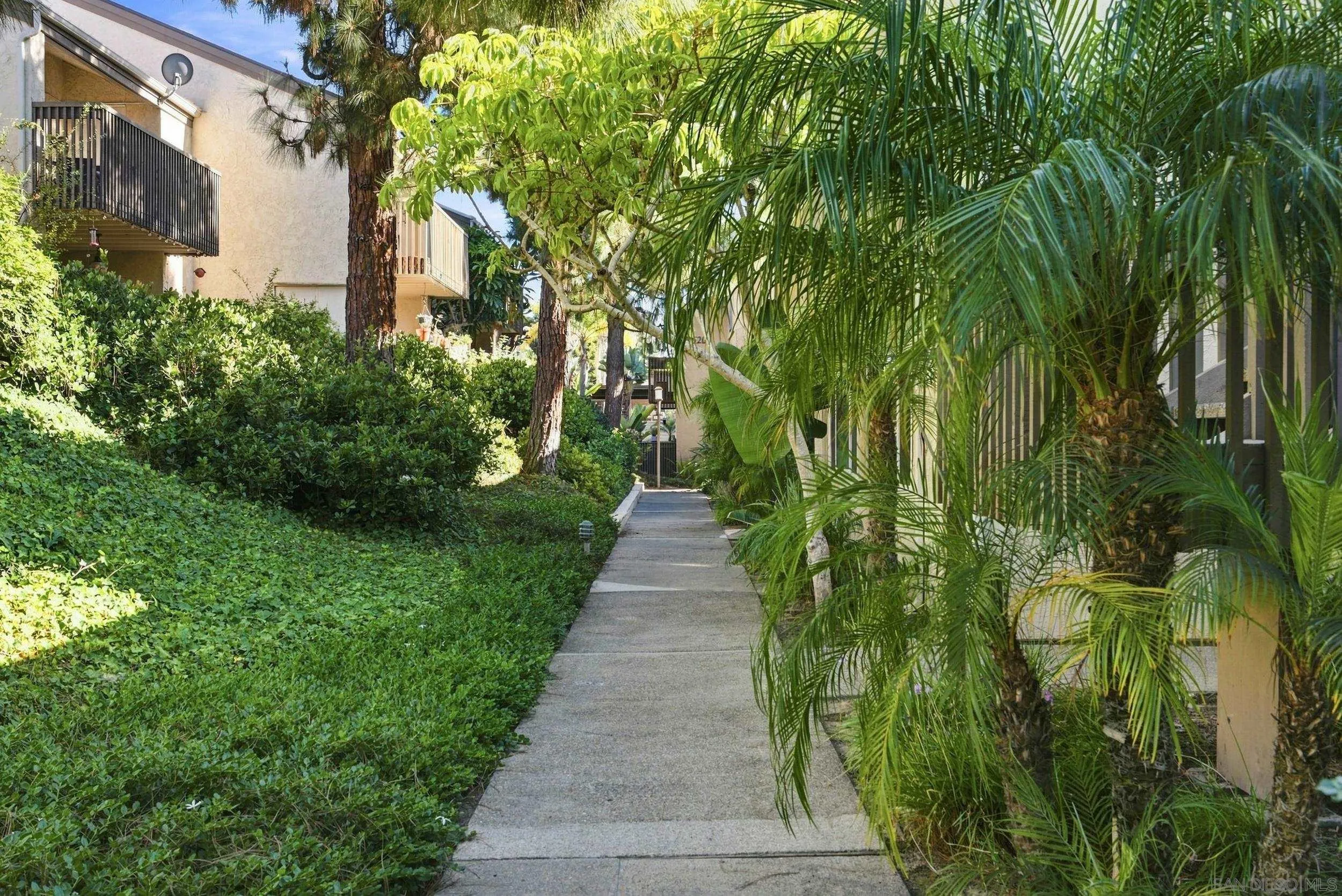 8581 Villa La Jolla Unit: J