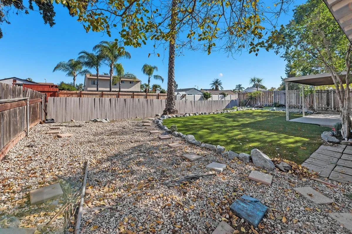 10017 Woodrose Ave