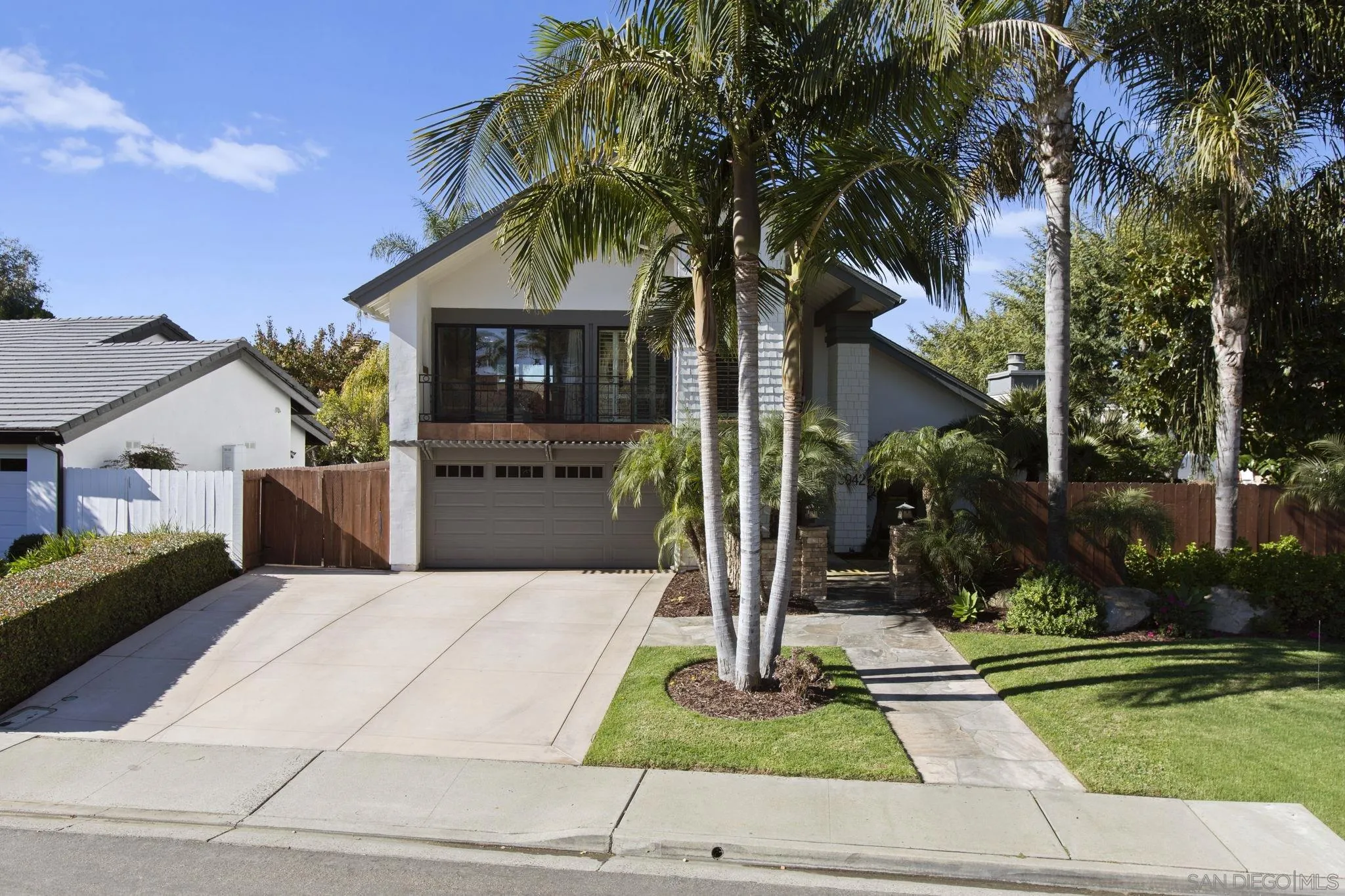 3942 Avenida Brisa