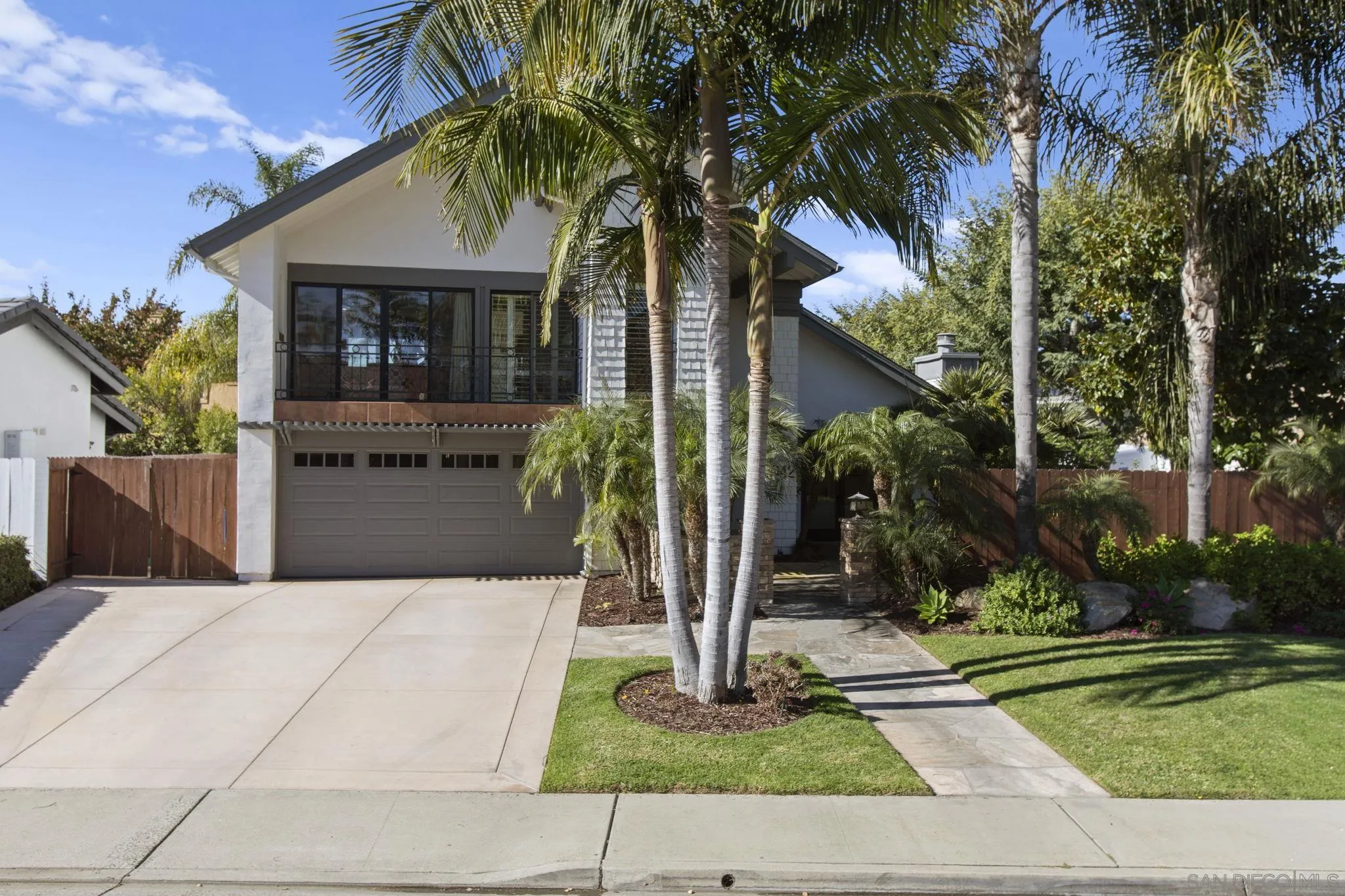3942 Avenida Brisa