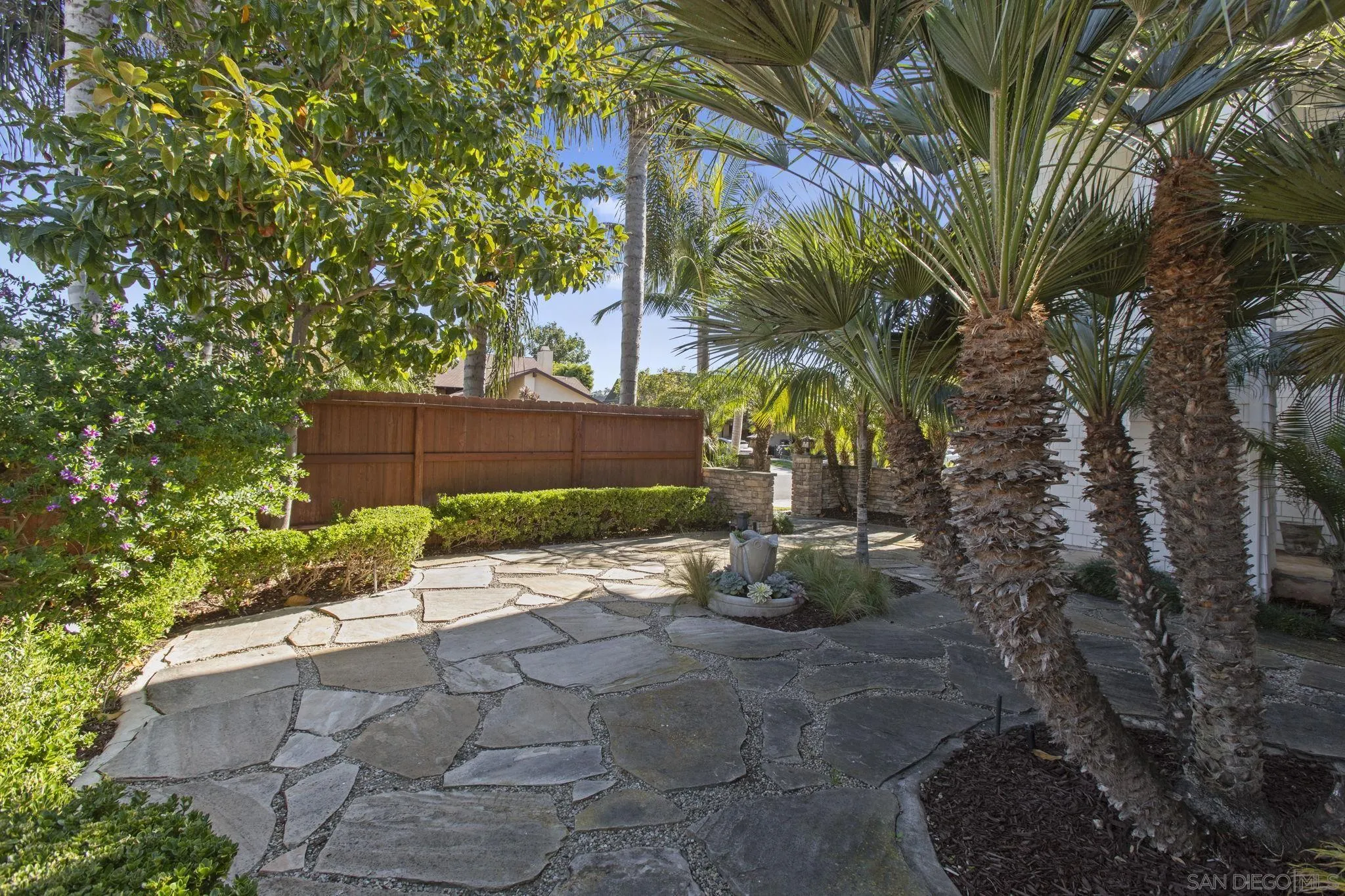 3942 Avenida Brisa