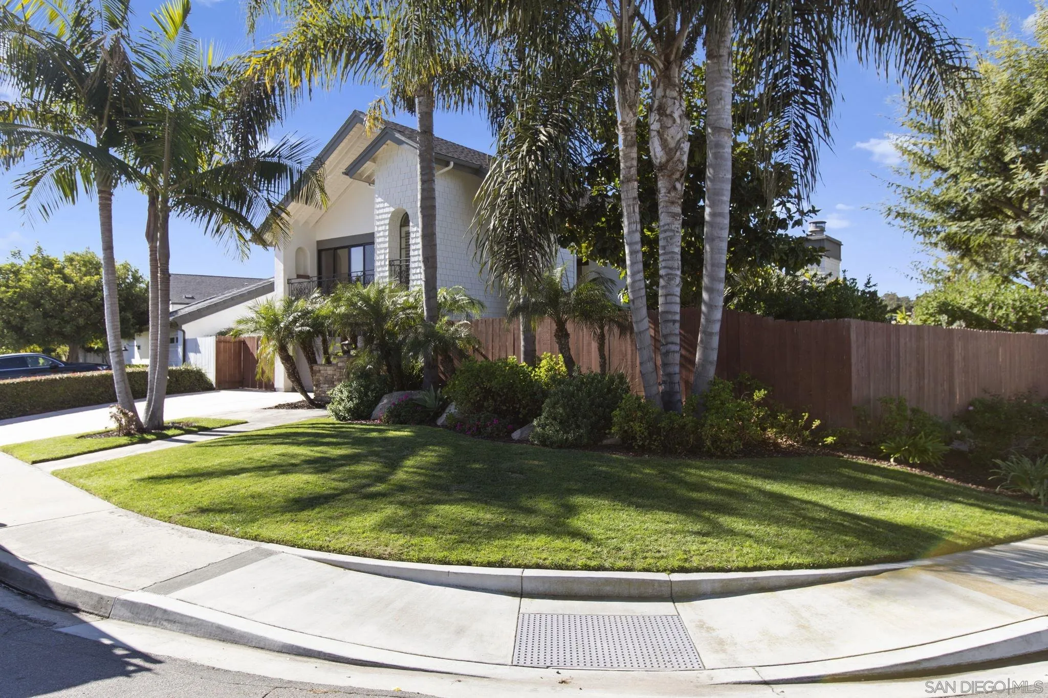 3942 Avenida Brisa