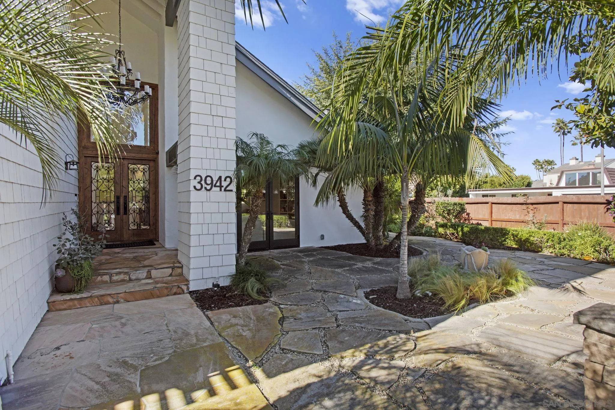 3942 Avenida Brisa