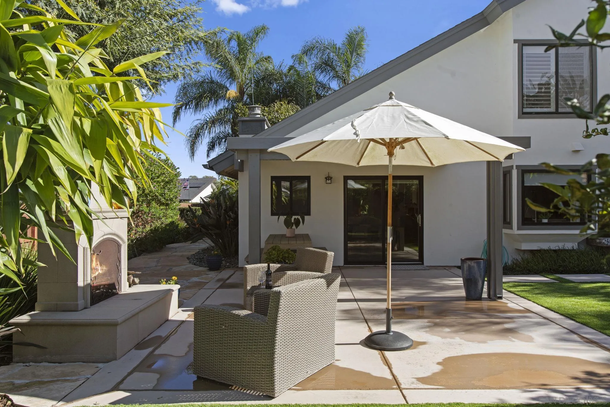 3942 Avenida Brisa