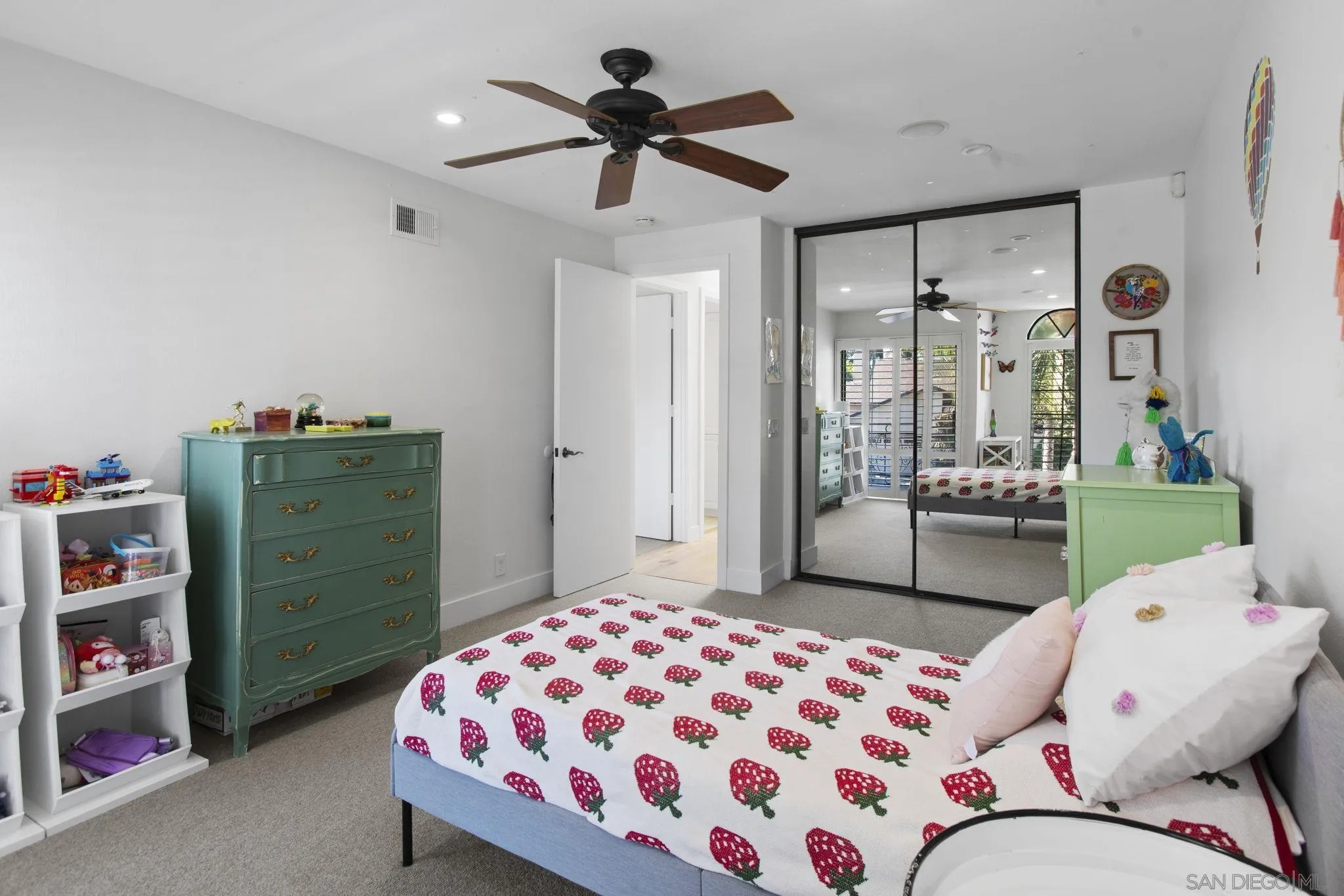 3942 Avenida Brisa