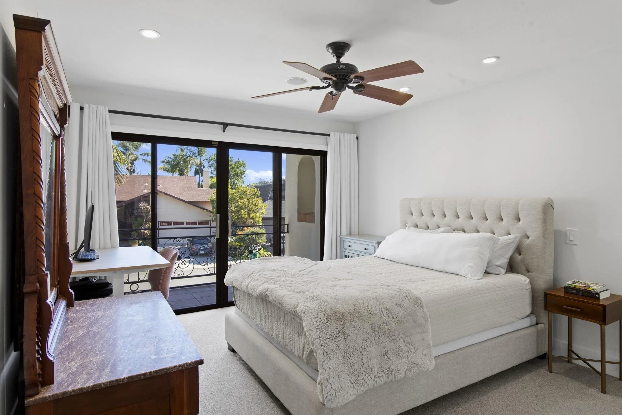 3942 Avenida Brisa