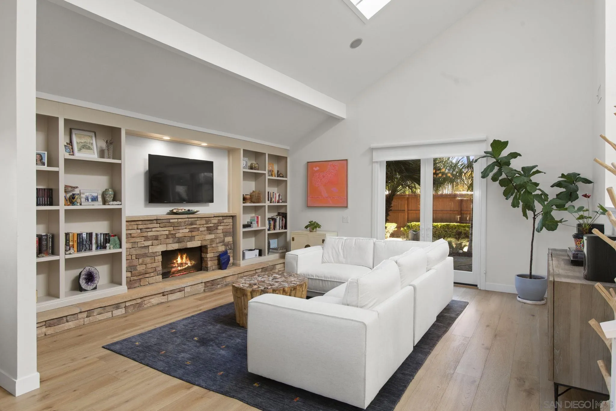 3942 Avenida Brisa