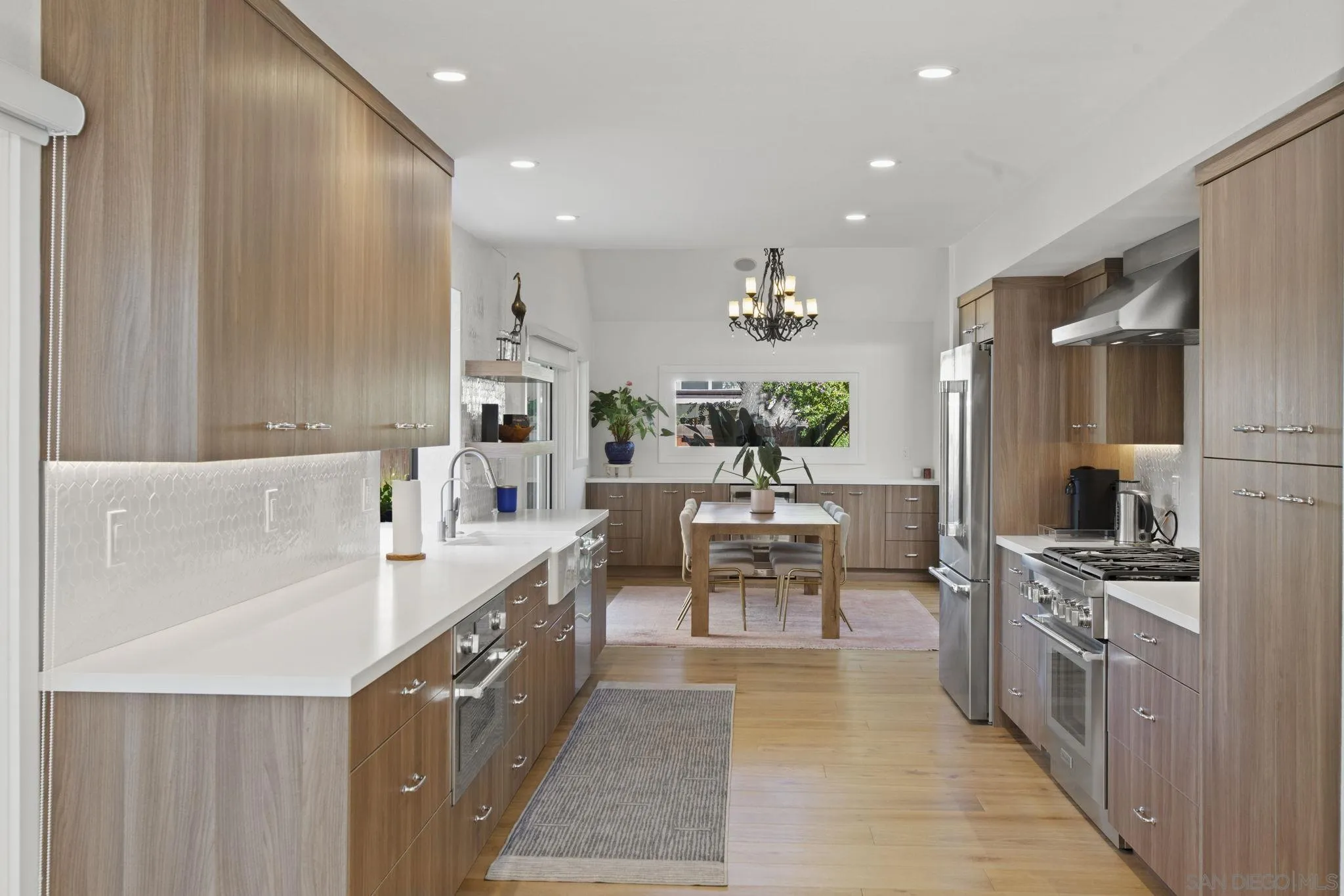 3942 Avenida Brisa