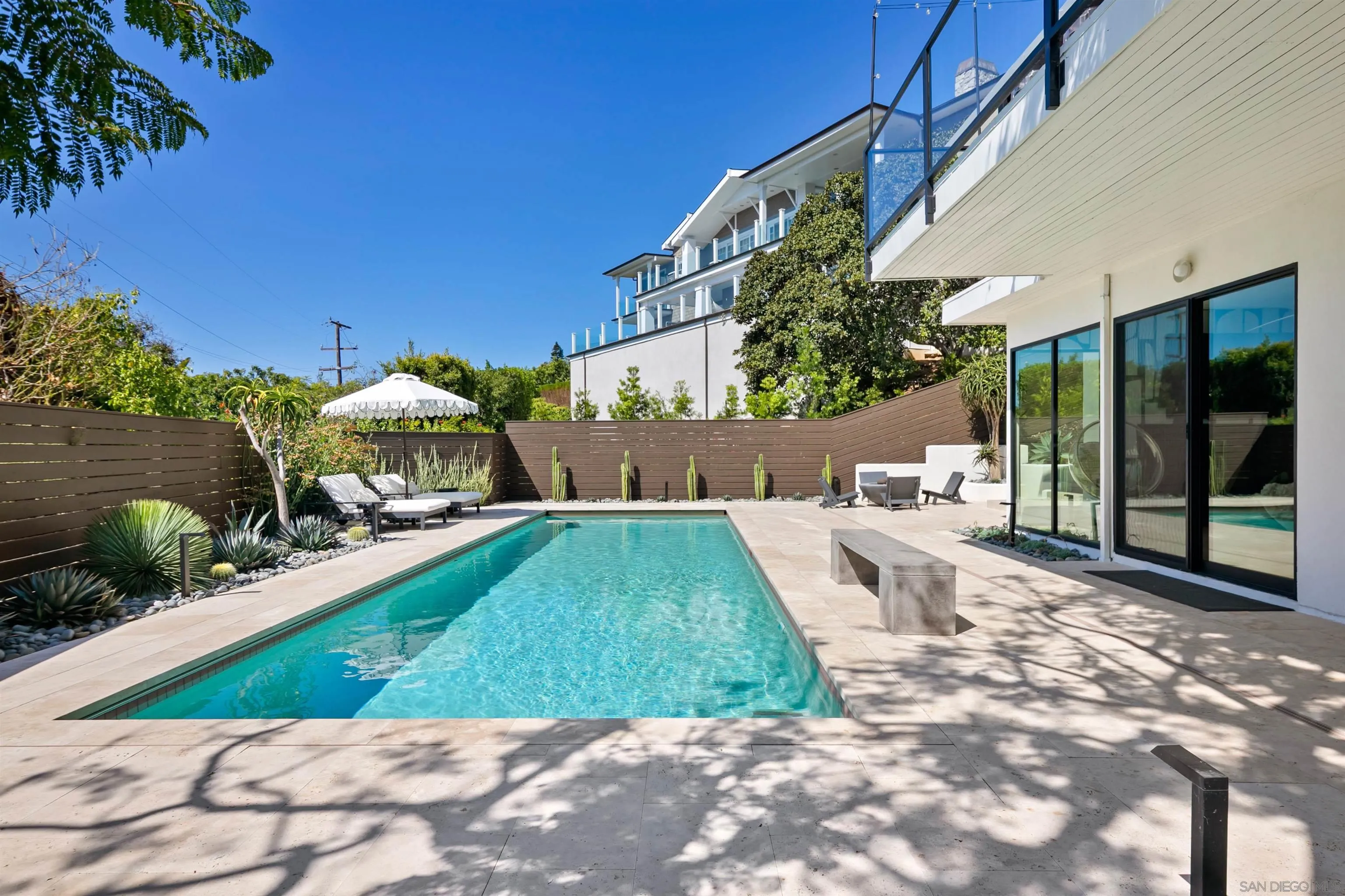 5676 Taft Ave