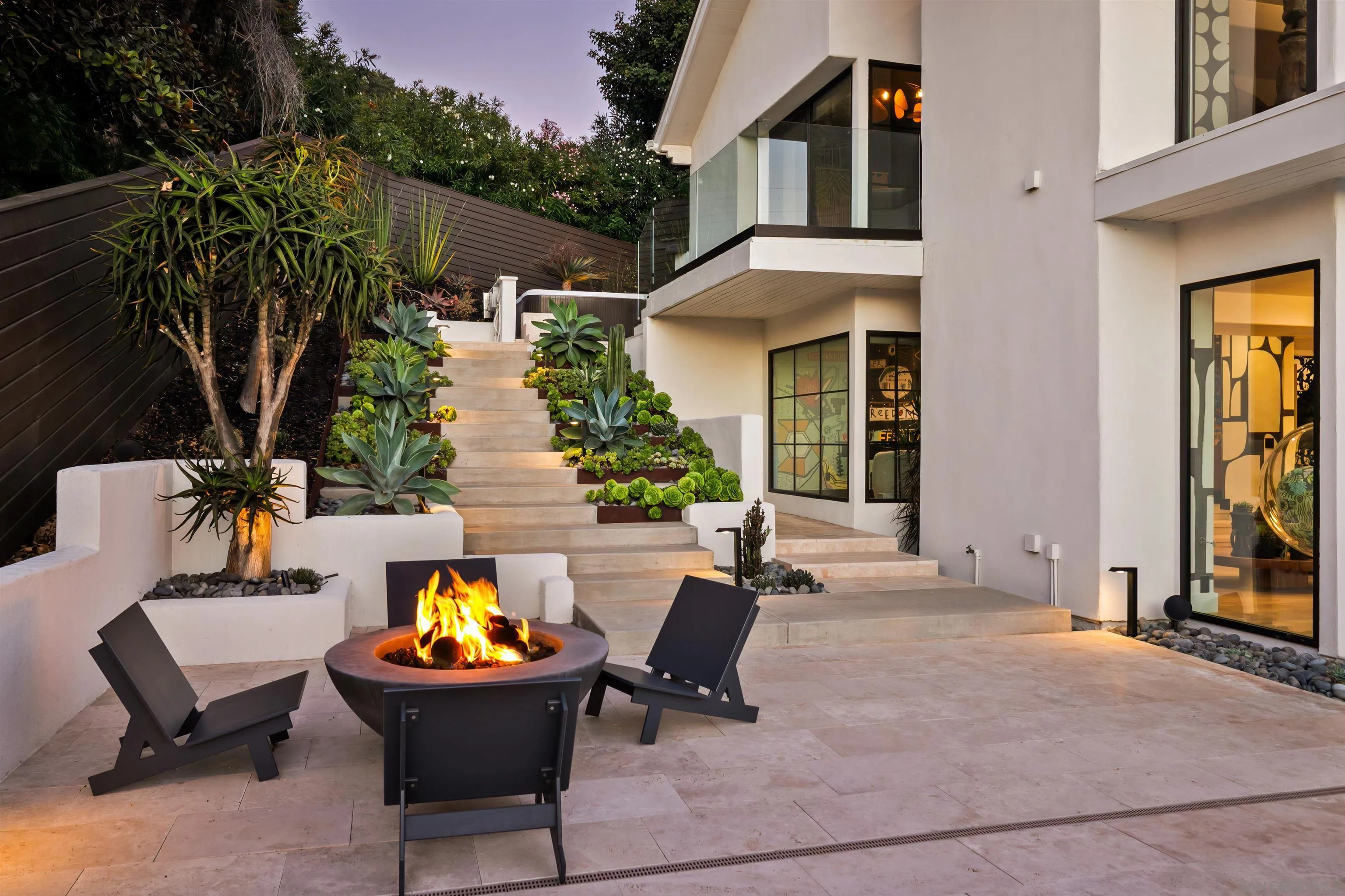 5676 Taft Ave