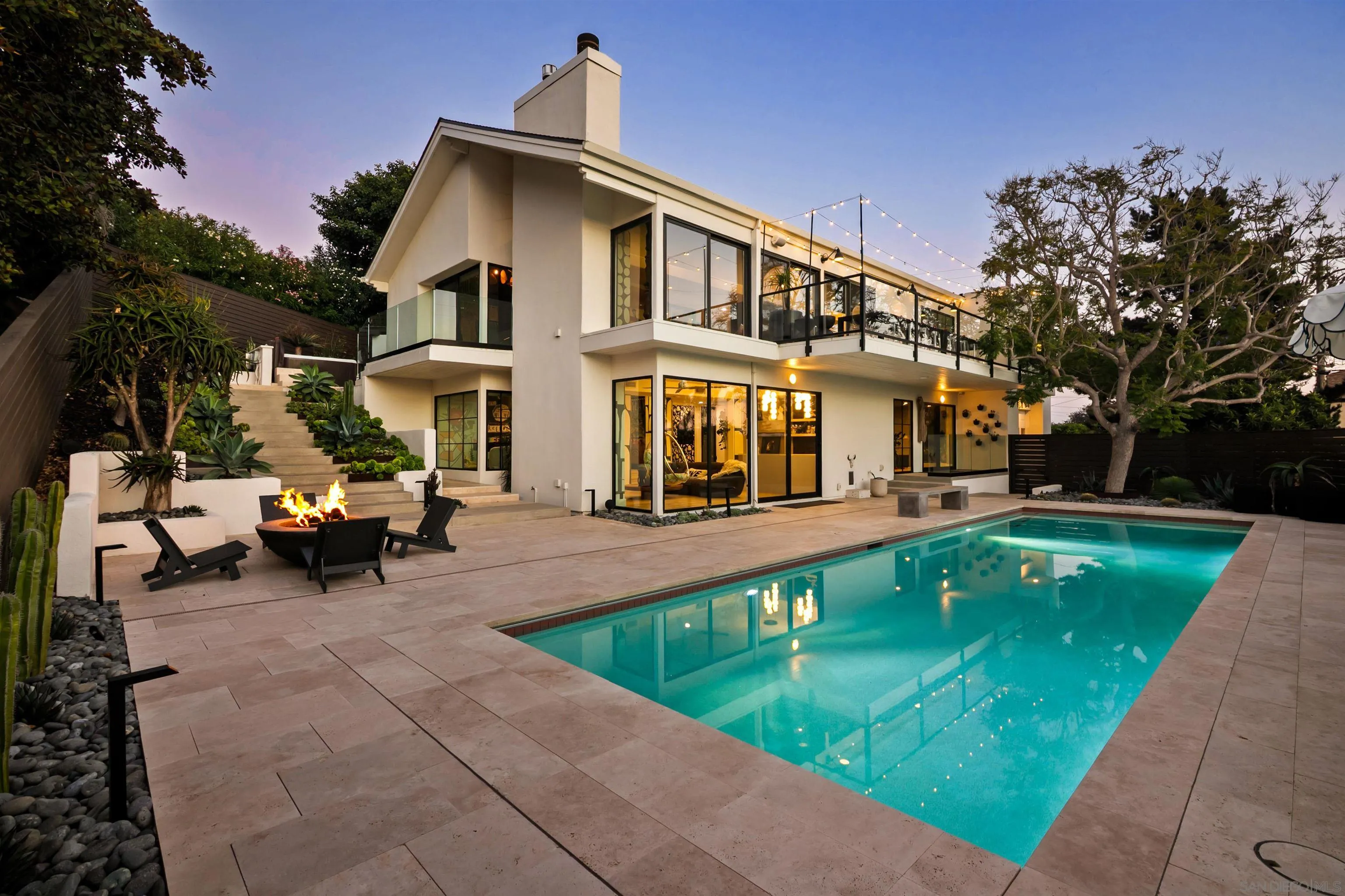 5676 Taft Ave