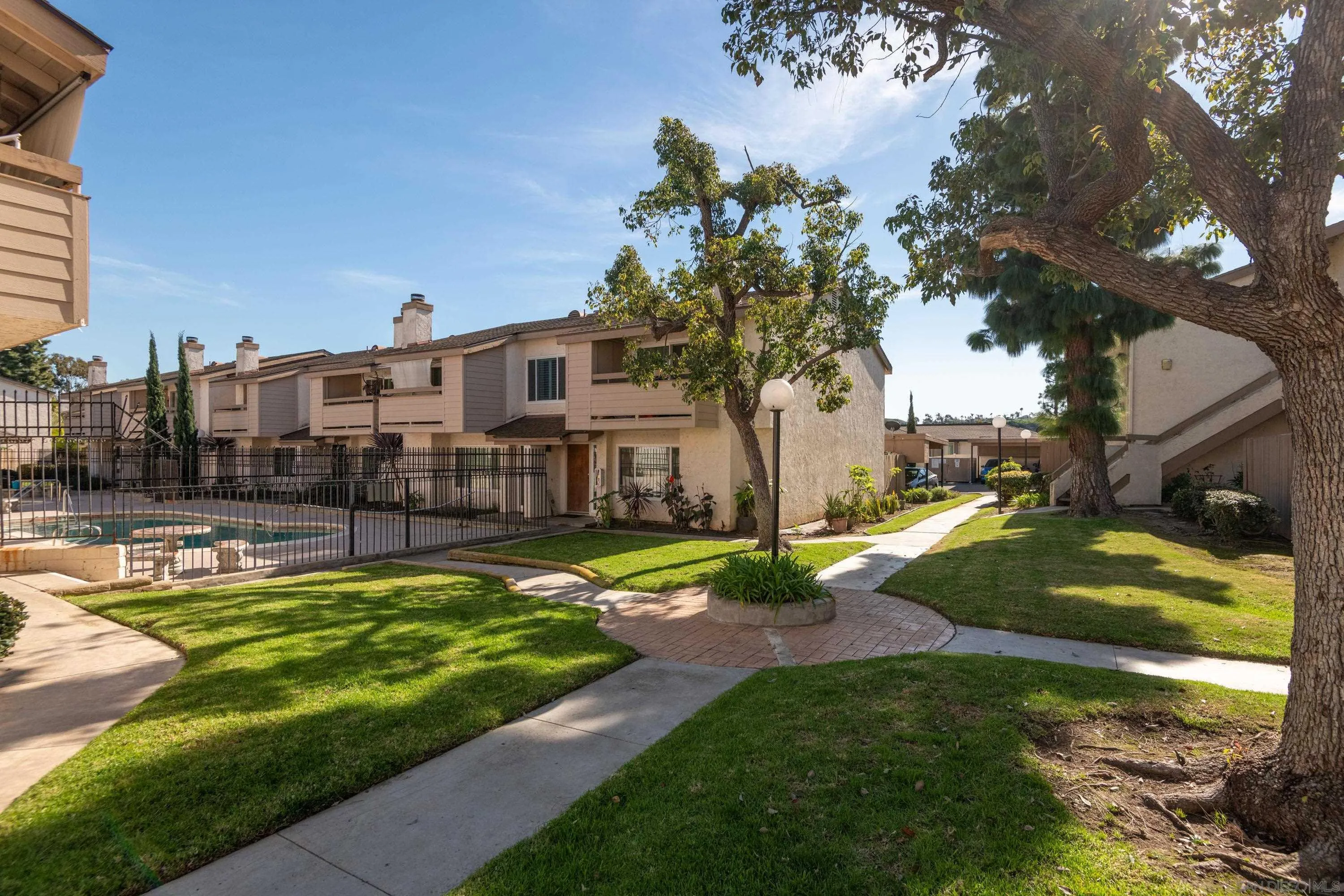 1727 Melrose Ave Unit 33