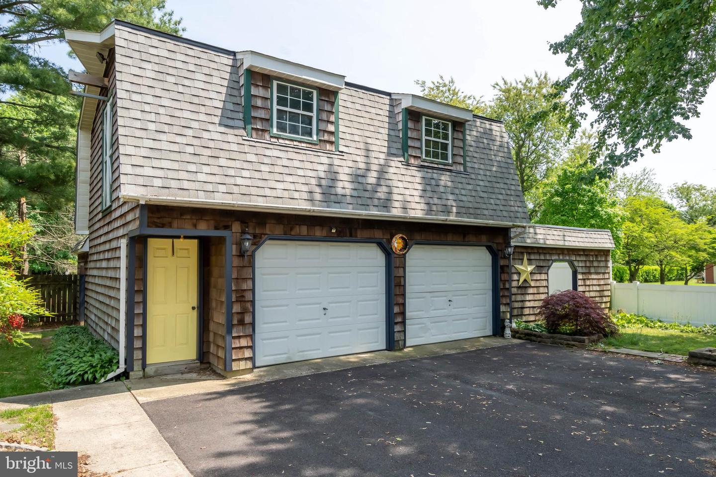 9824 CANTERBURY ROAD