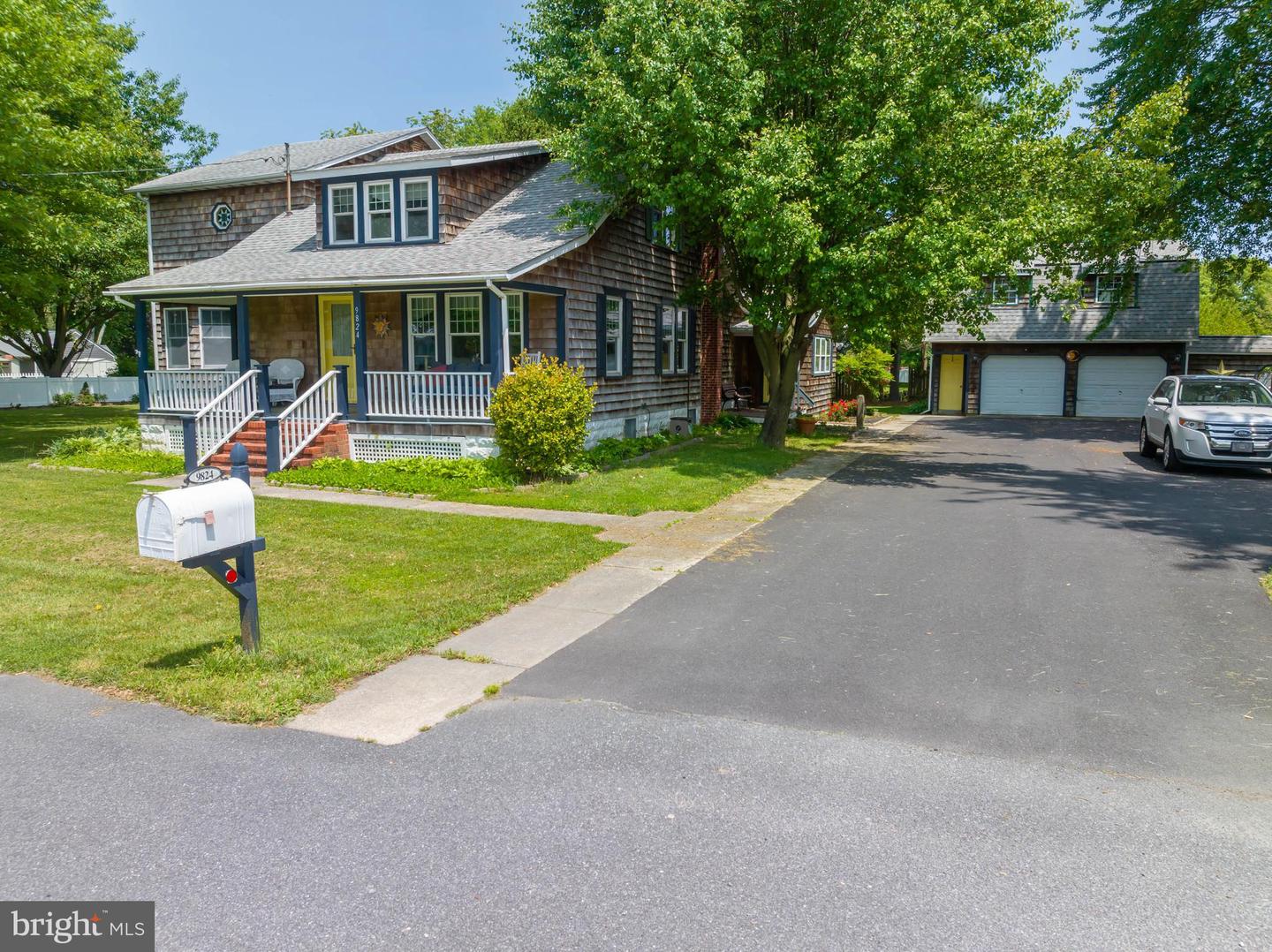 9824 CANTERBURY ROAD