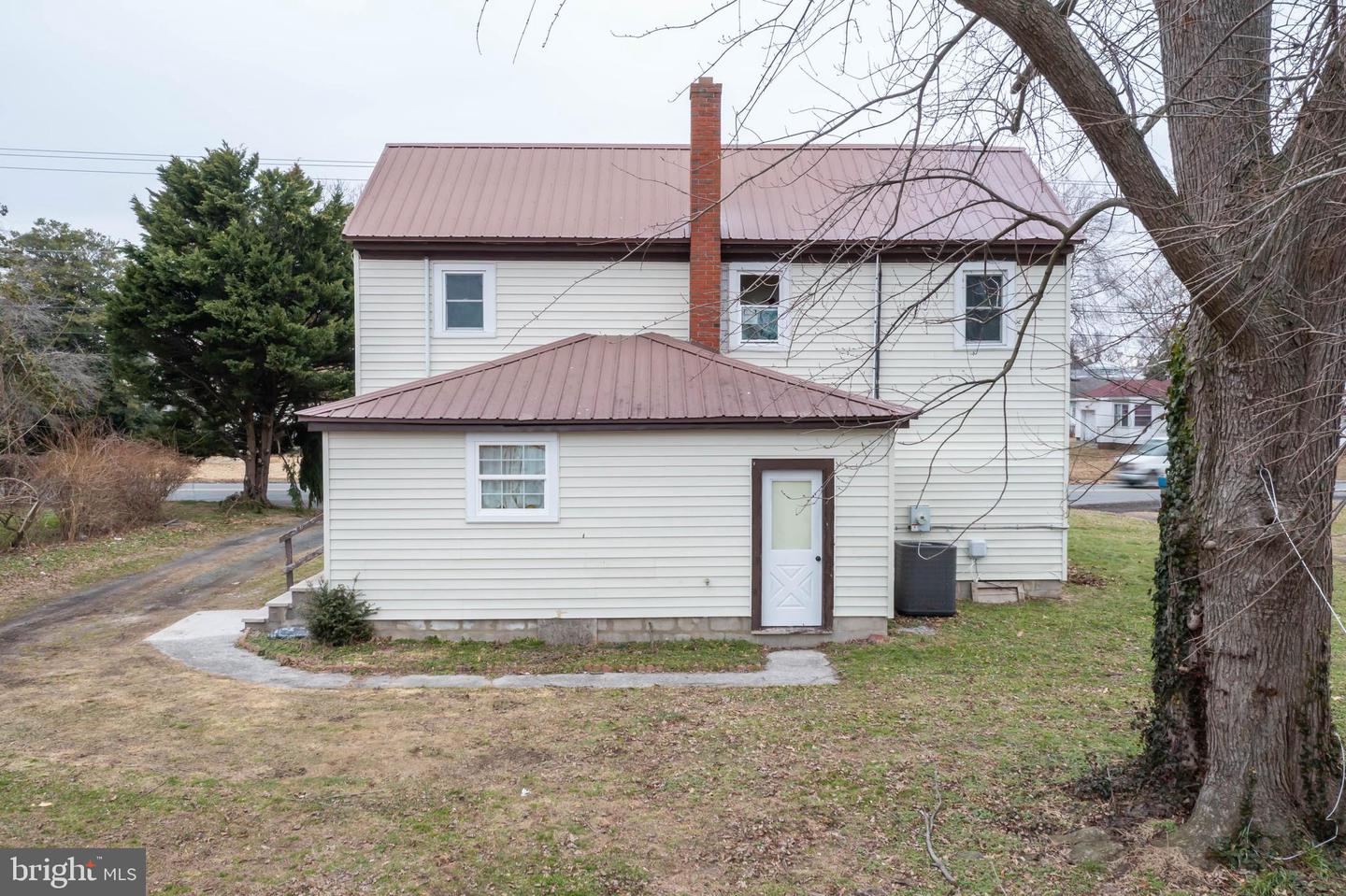 108 OAK LANE DRIVE