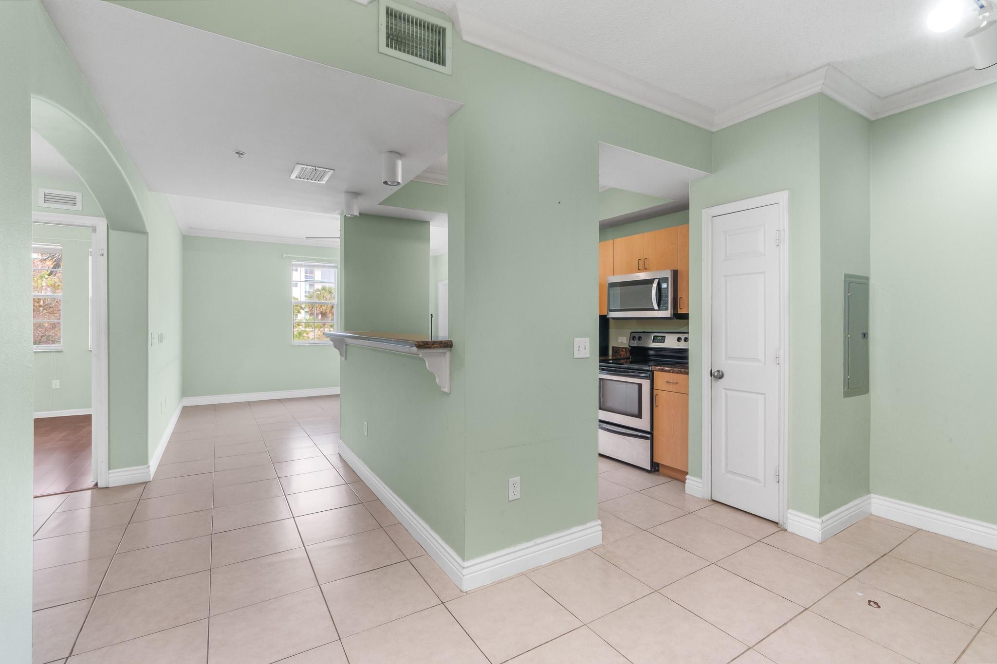 533 NE 3rd Ave 218