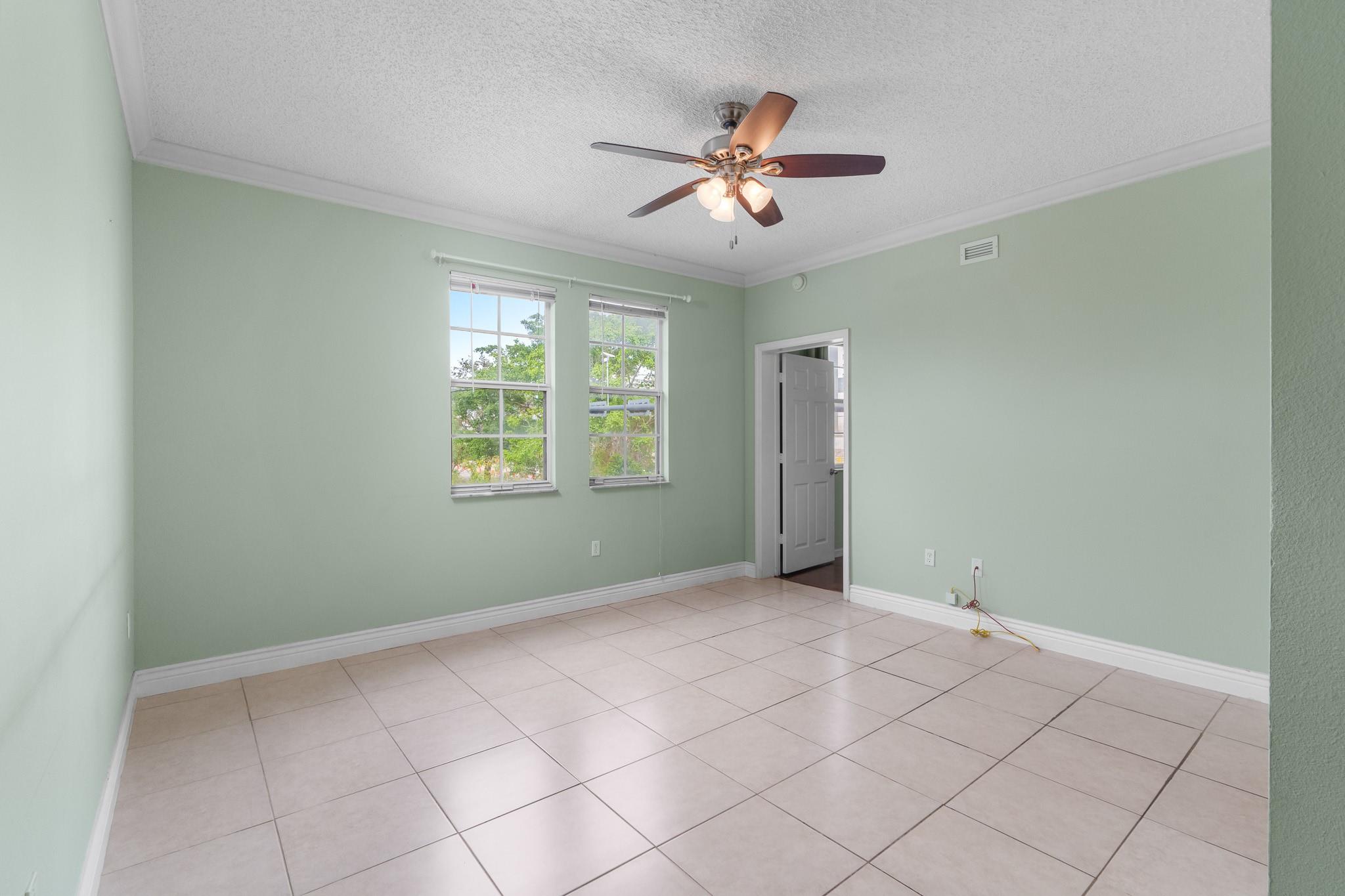 533 NE 3rd Ave 218