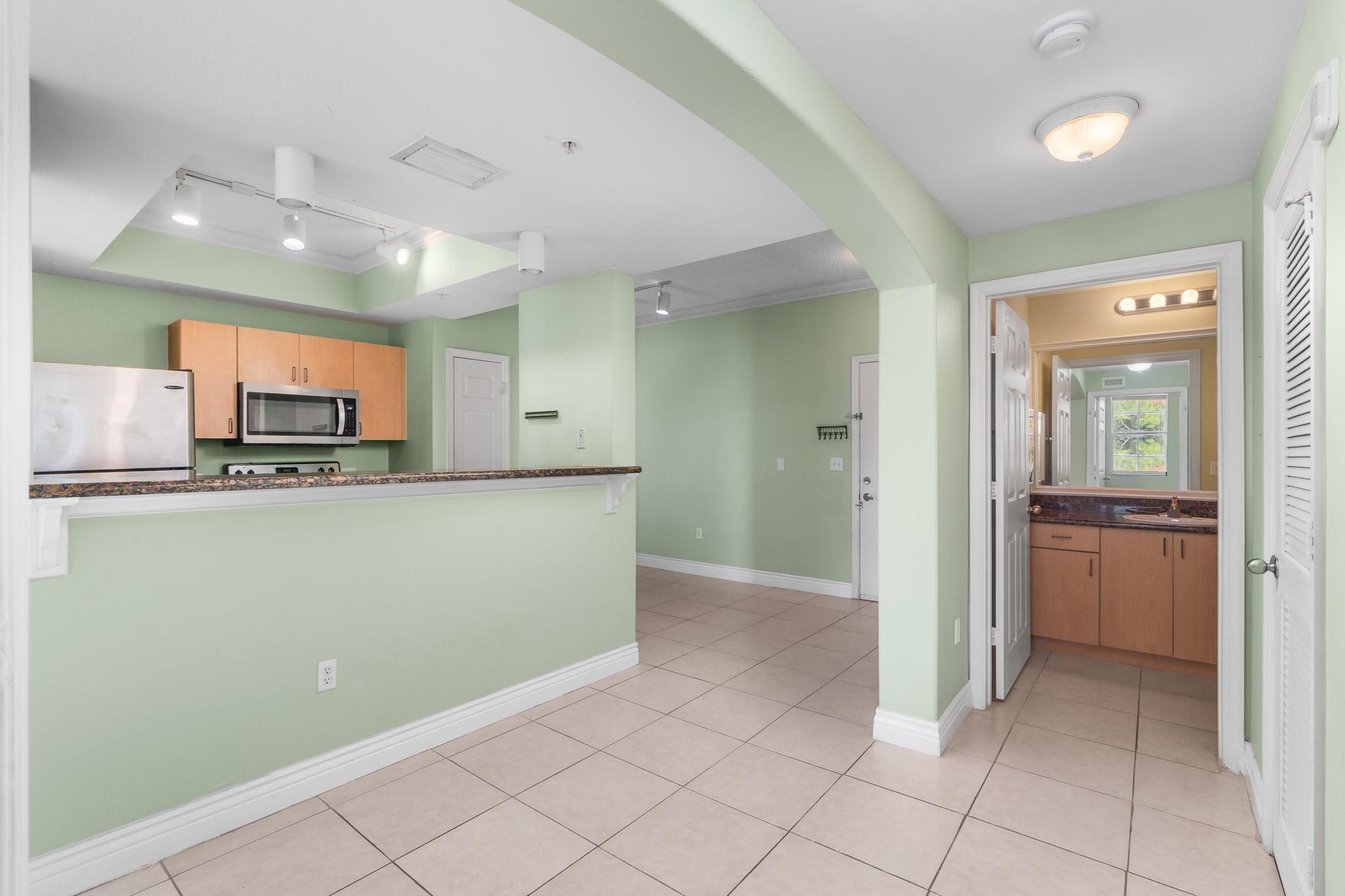 533 NE 3rd Ave 218
