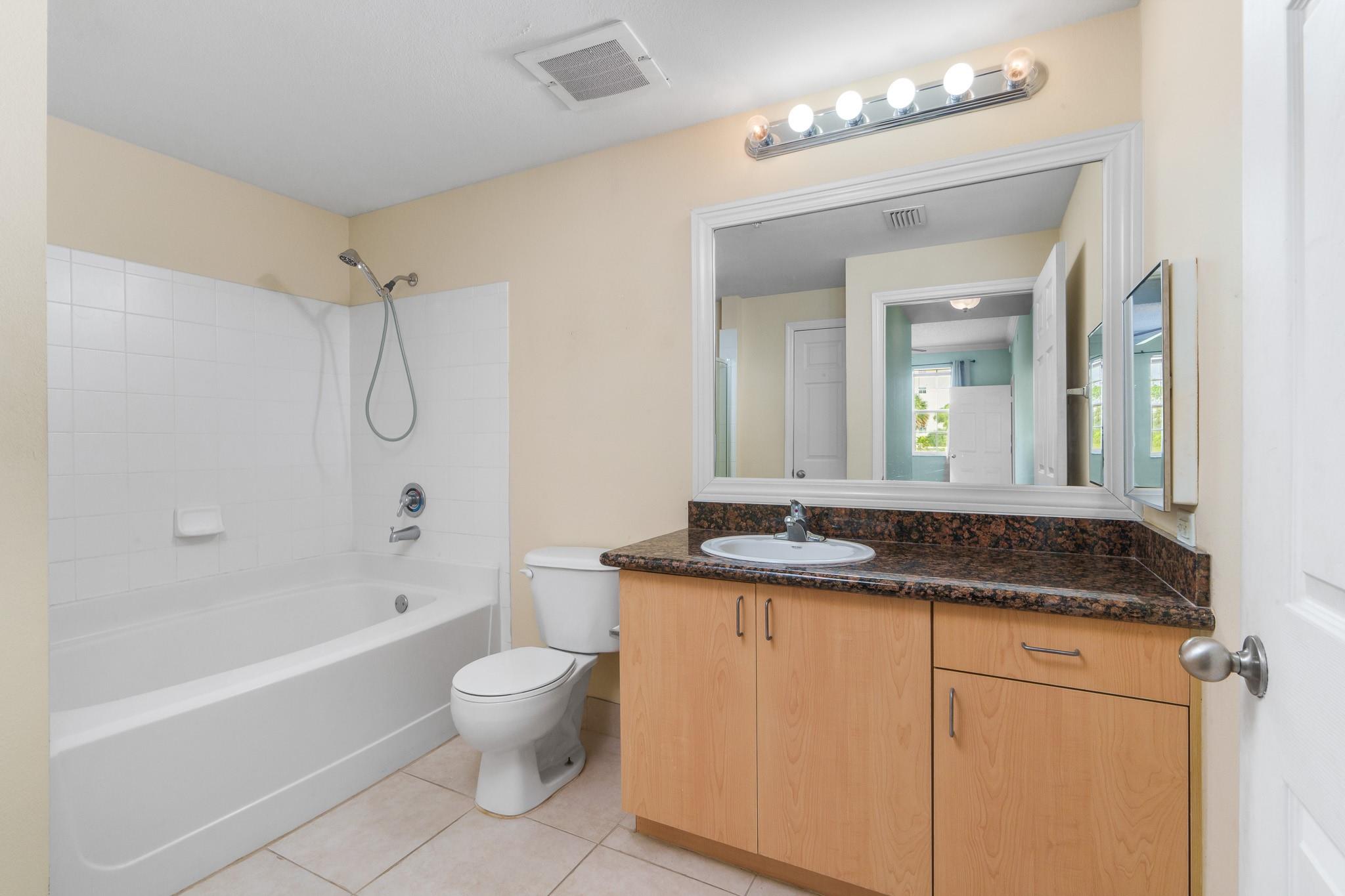 533 NE 3rd Ave 218
