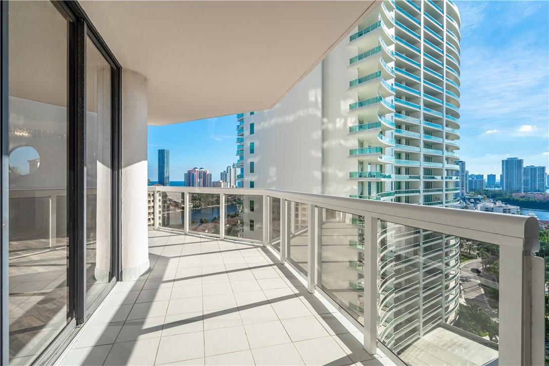 20185 E Country Club Dr 1704