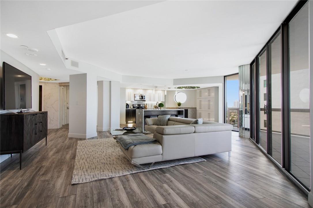 20185 E Country Club Dr 1704
