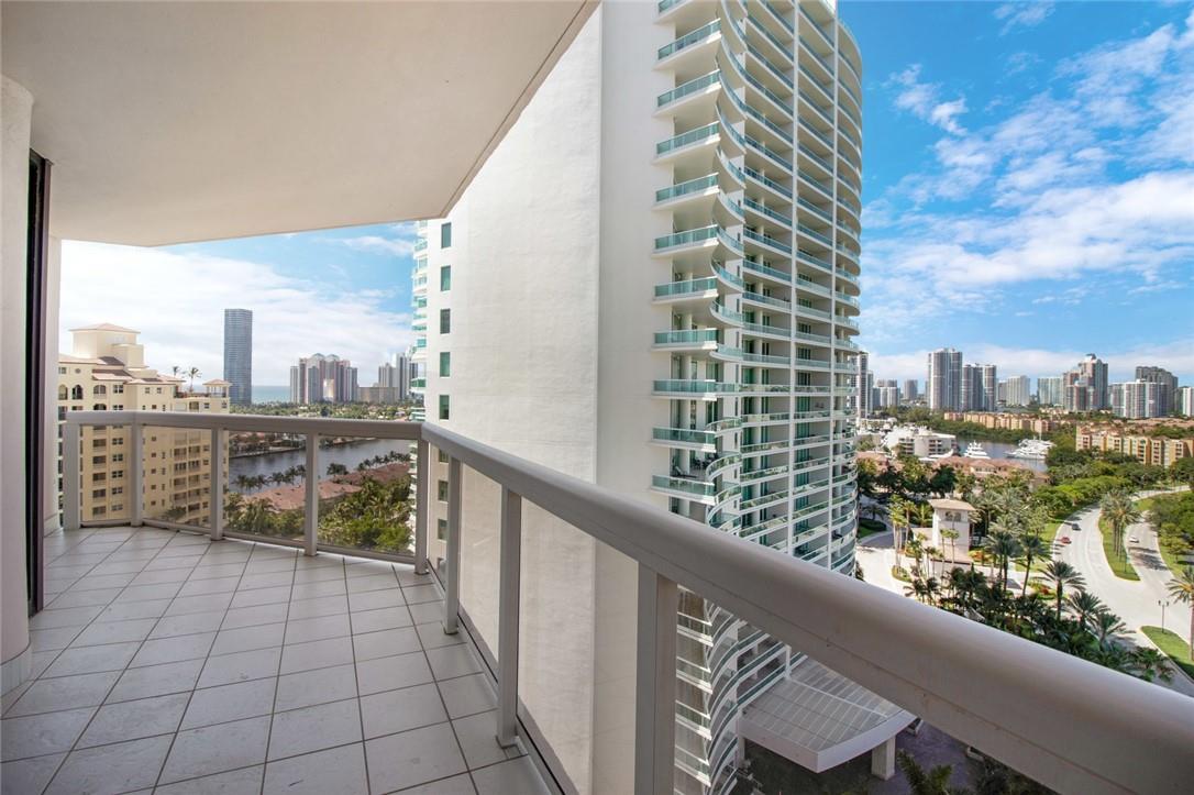 20185 E Country Club Dr 1704