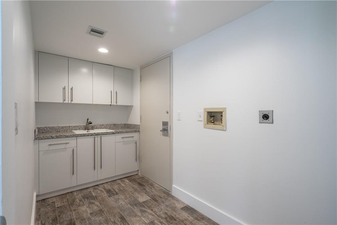 20185 E Country Club Dr 1704