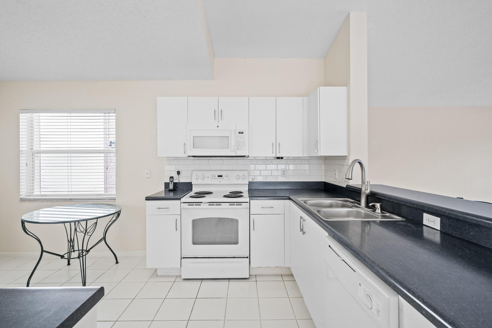 1963 SW 173rd Ave