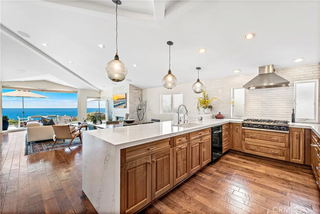 1305 Bounty Way
