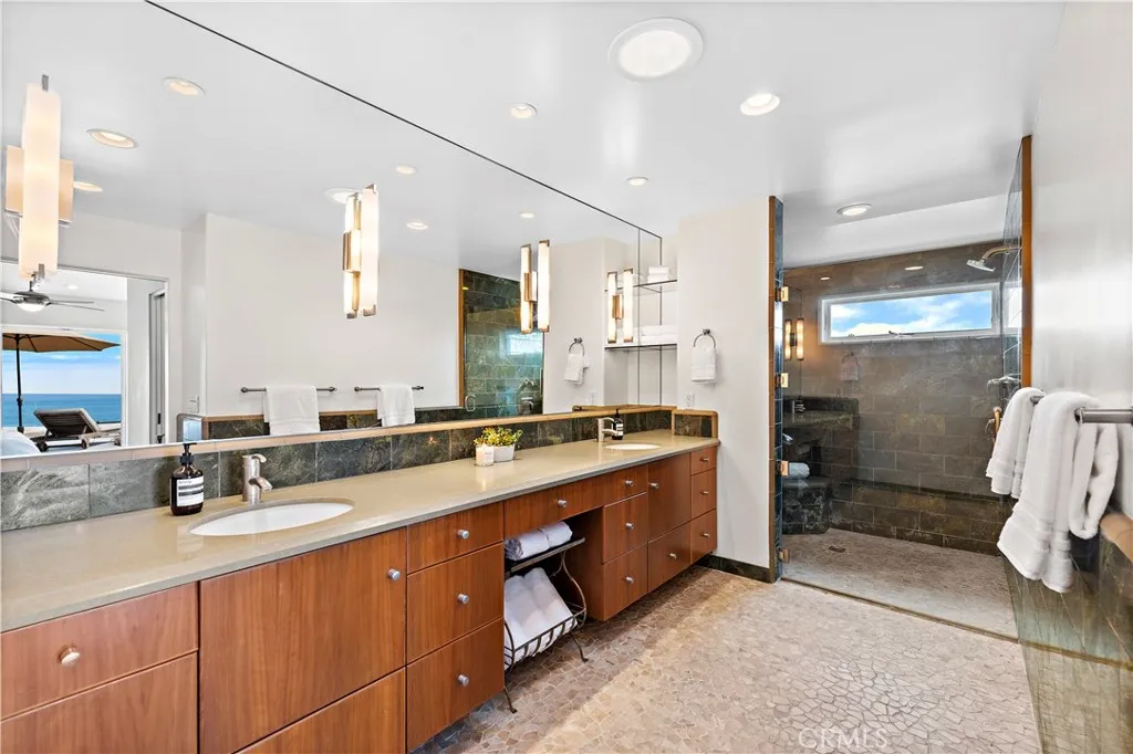 1305 Bounty Way