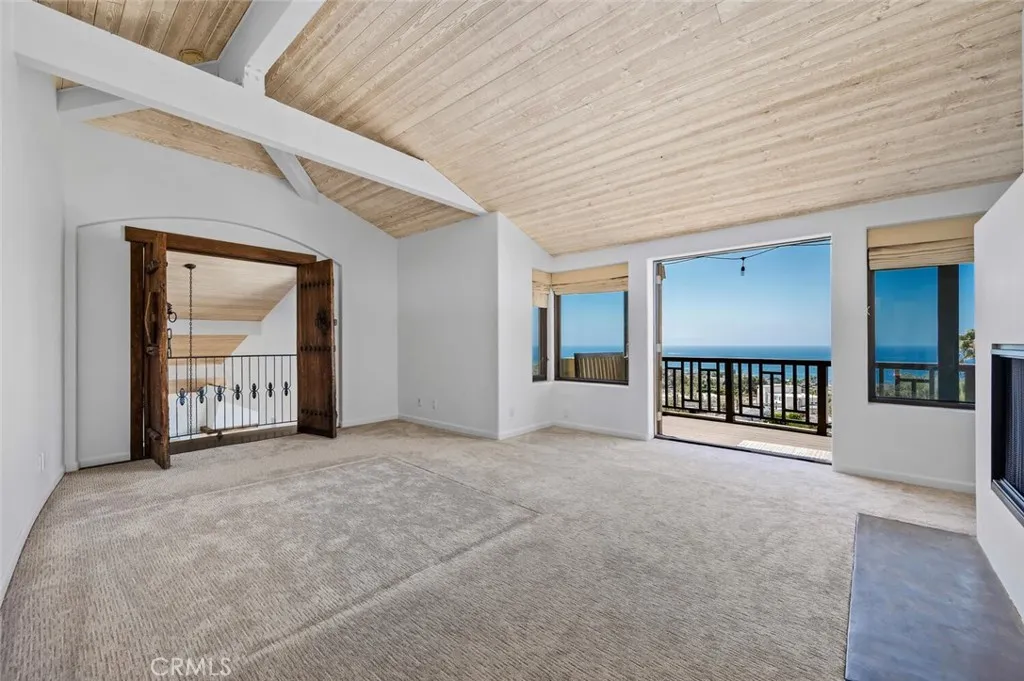 1020 Skyline Drive