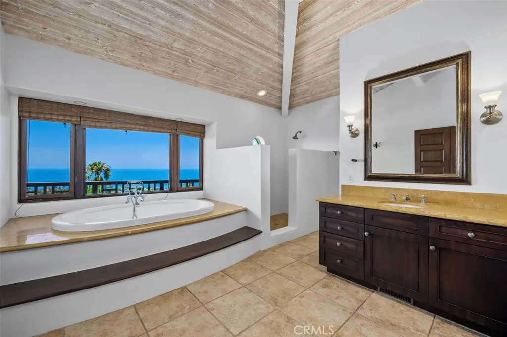 1020 Skyline Drive