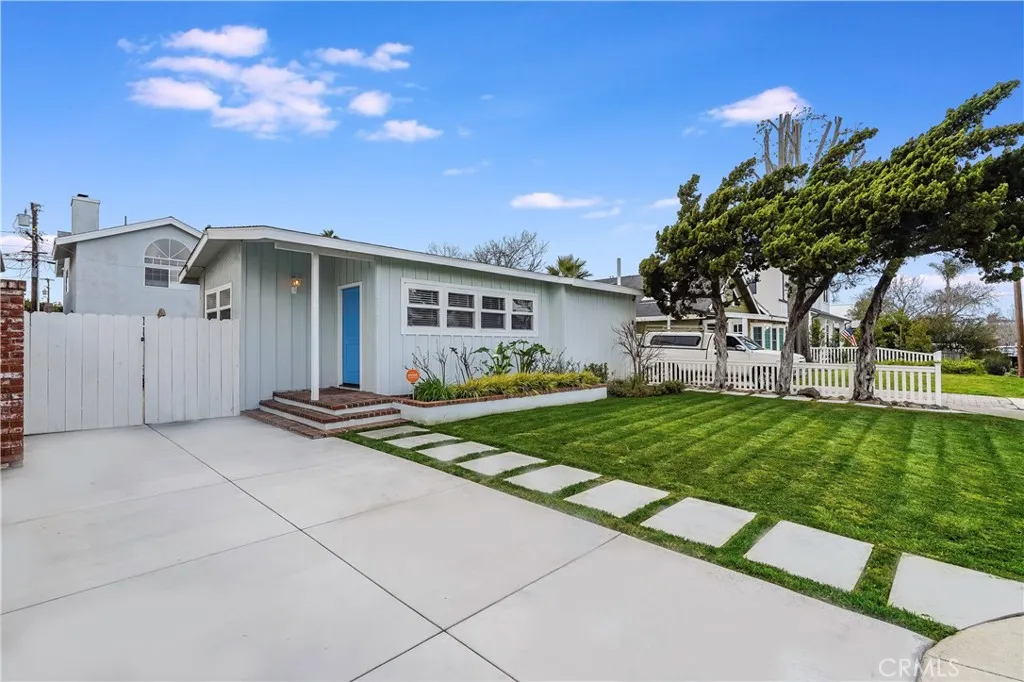 181 Costa Mesa Street