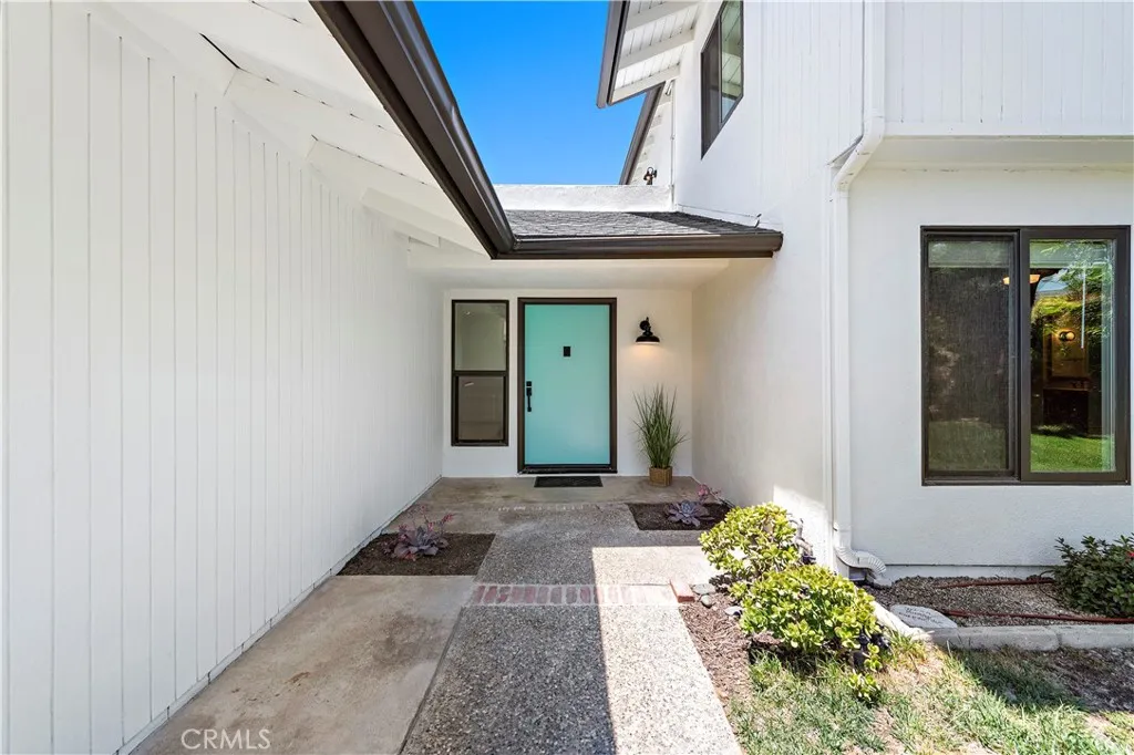 3069 Zell Drive