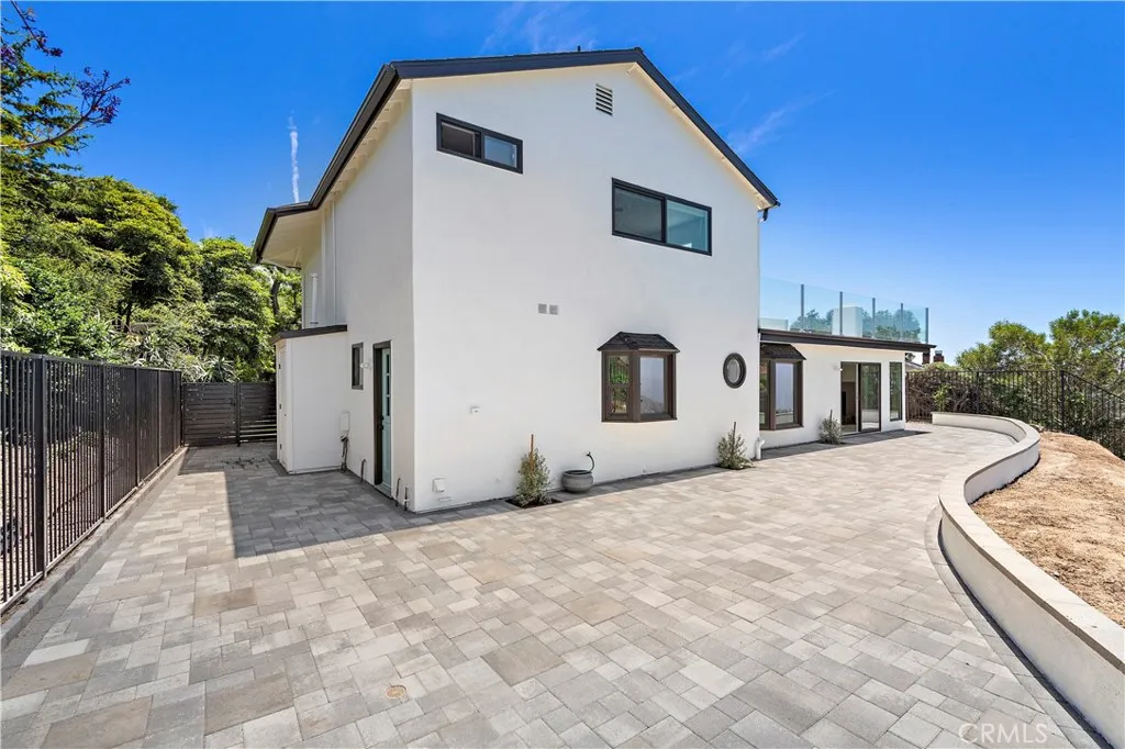 3069 Zell Drive