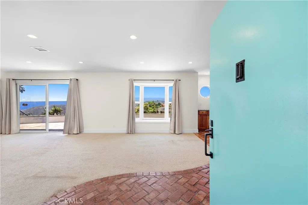 3069 Zell Drive