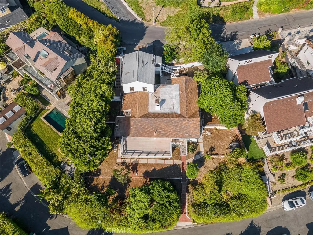 750 Coast View Drive