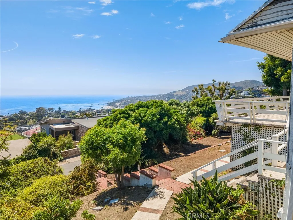 750 Coast View Drive